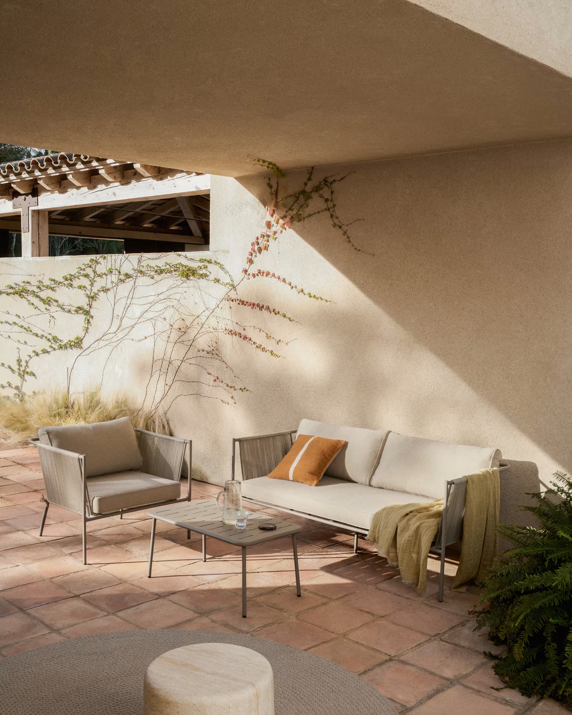 ZIVIA Outdoor Armchair in Taupe Rope with Steel Base