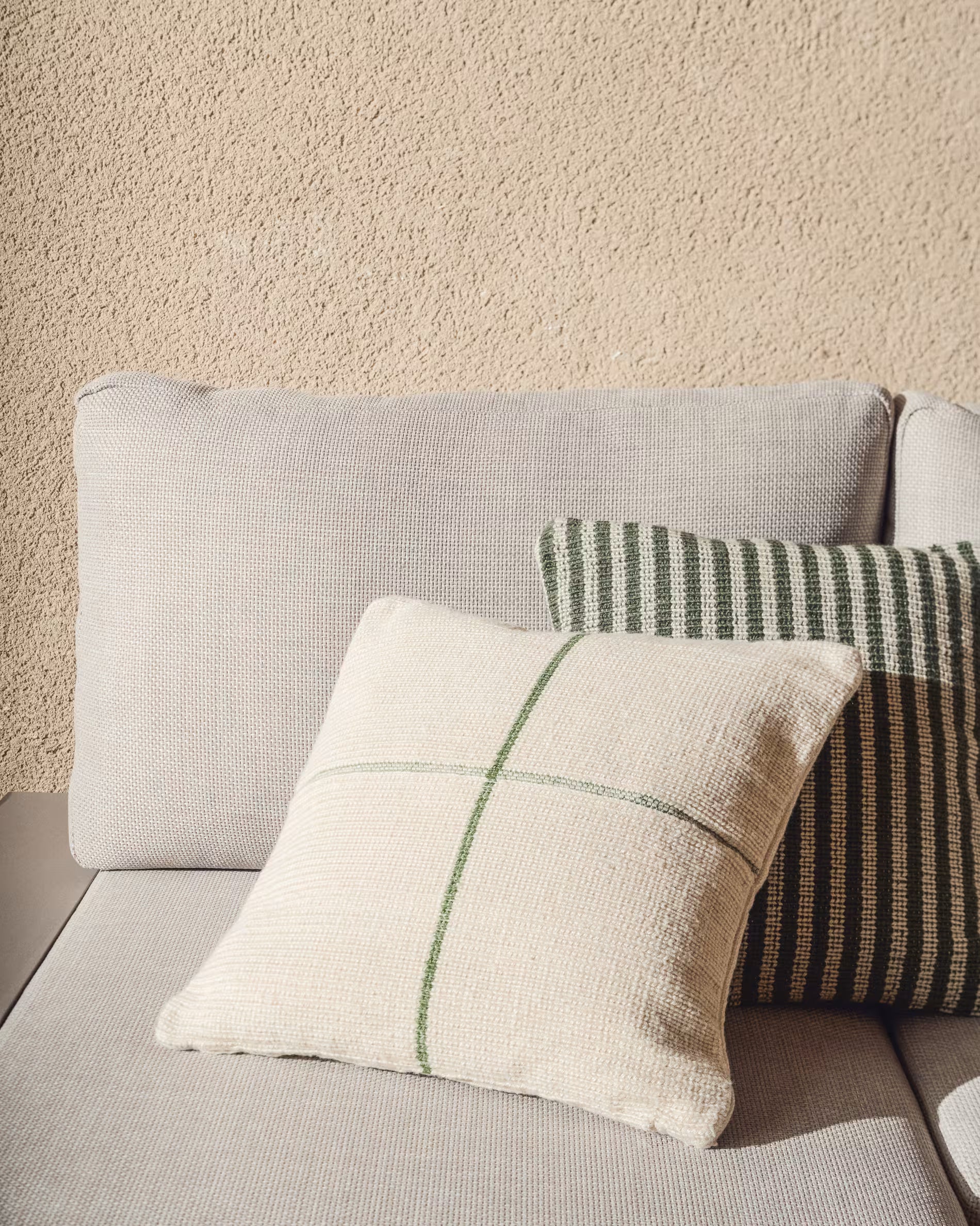 Sierkussen ATIMA beige met groen