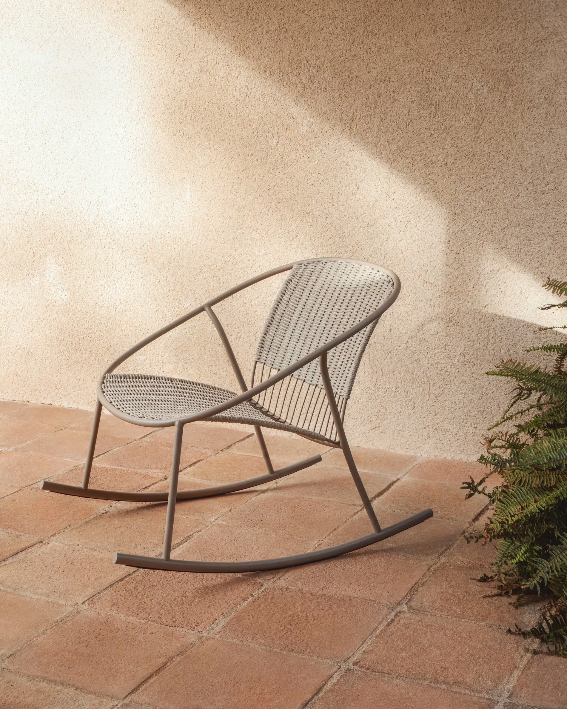 Schommelstoel voor de tuin ATRANI beige