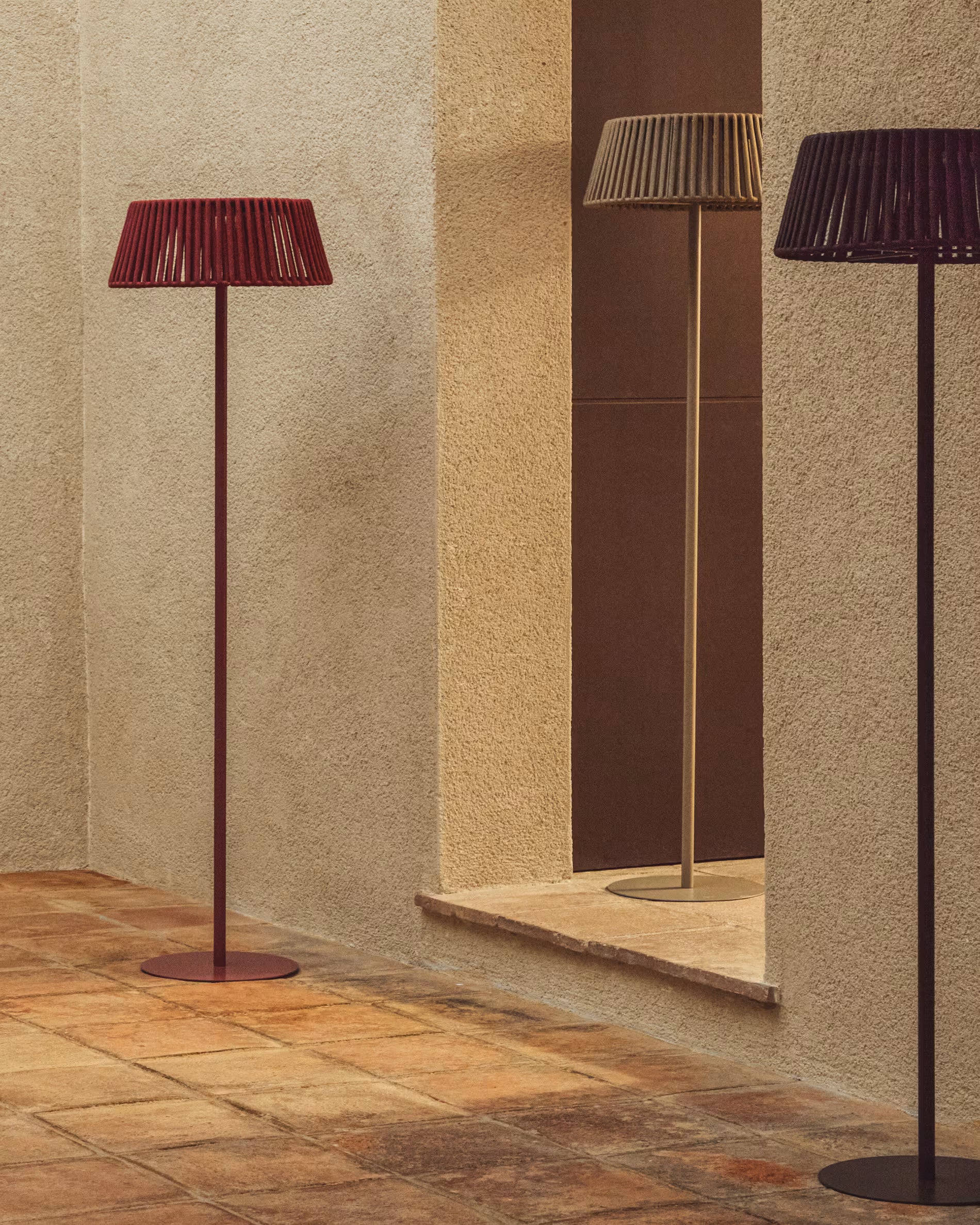 Lampa ogrodowa podłogowa solarna ALDET brązowy – Kave Home