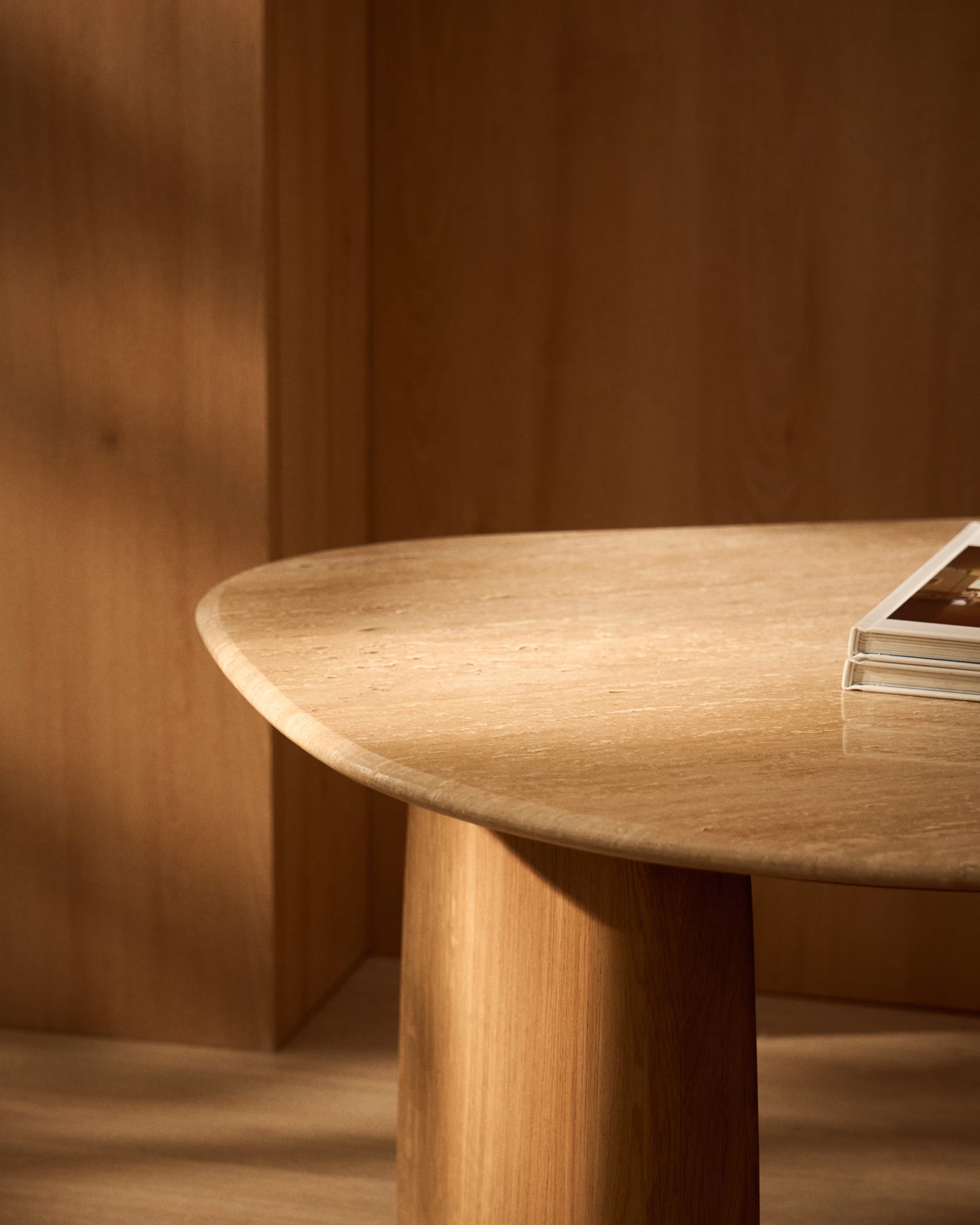 Bijzettafel PIRITA travertijn met houten basis