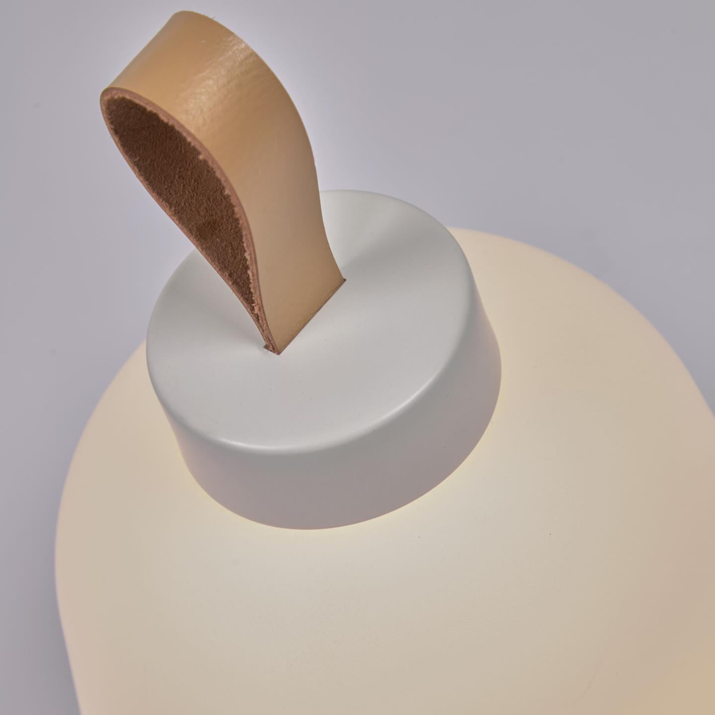 Lampa akumulatorowa UDIYA biały La Forma Eye on Design