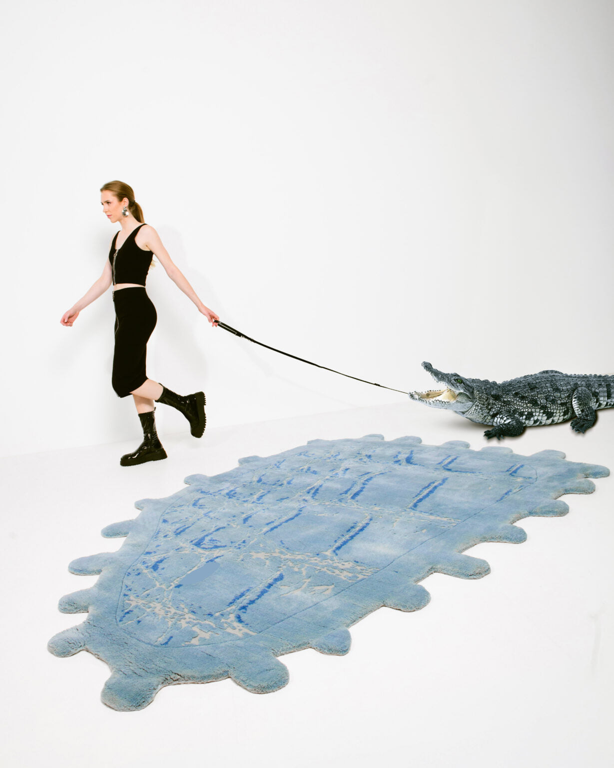 Asymmetrisch decoratief tapijt CROCODIL blauw