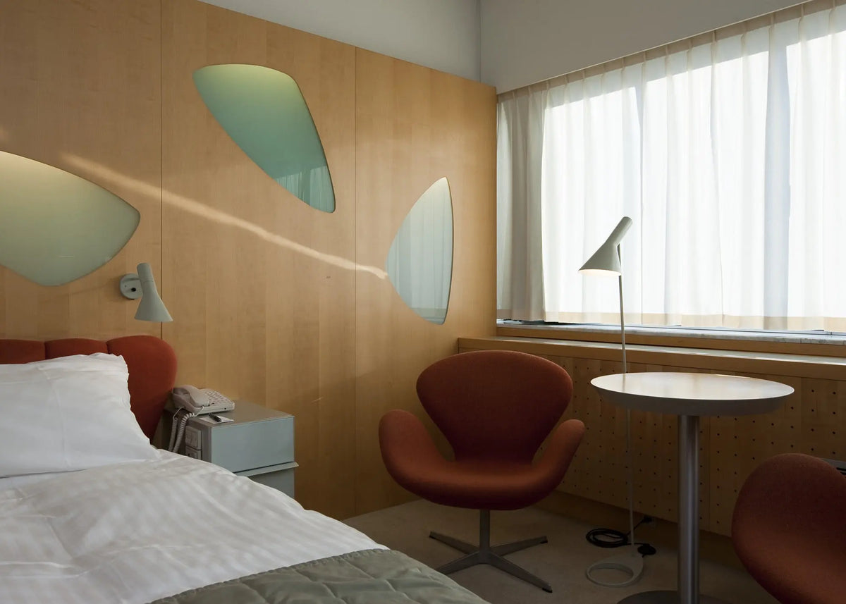 Lampa podłogowa AJ petrol, marka Louis Poulsen