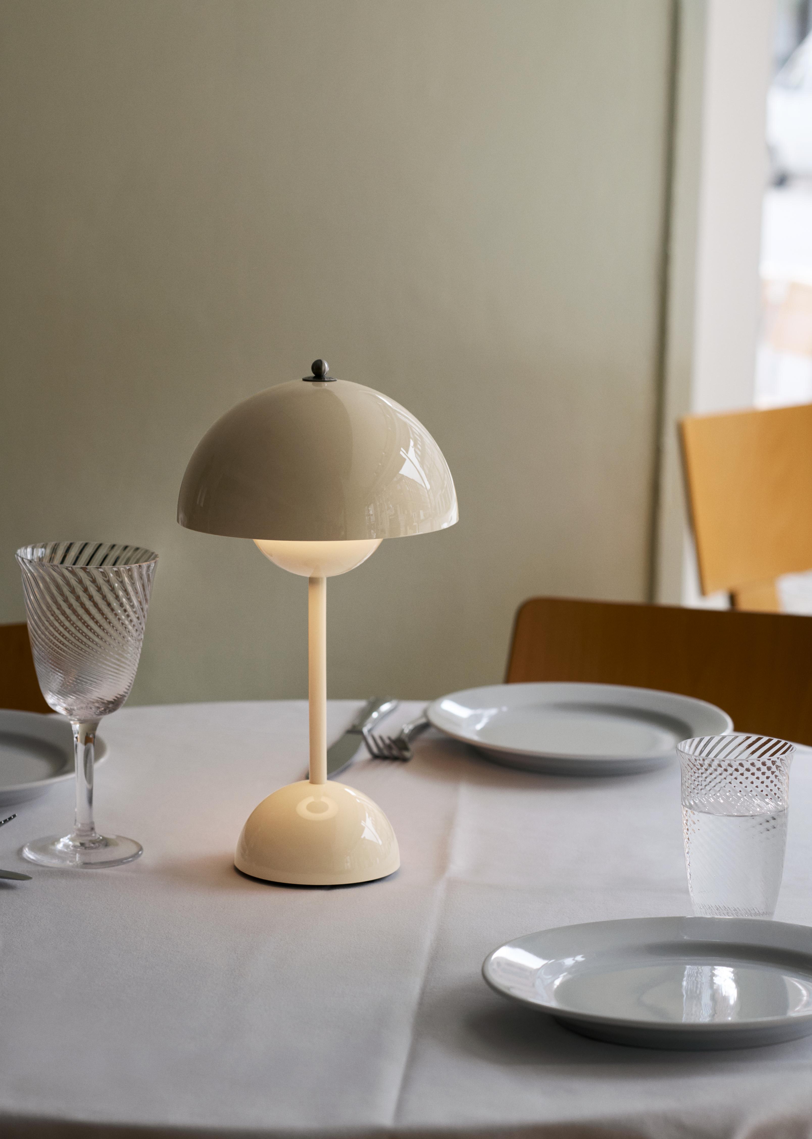 Draagbare lamp FLOWERPOT VP9 ivoor