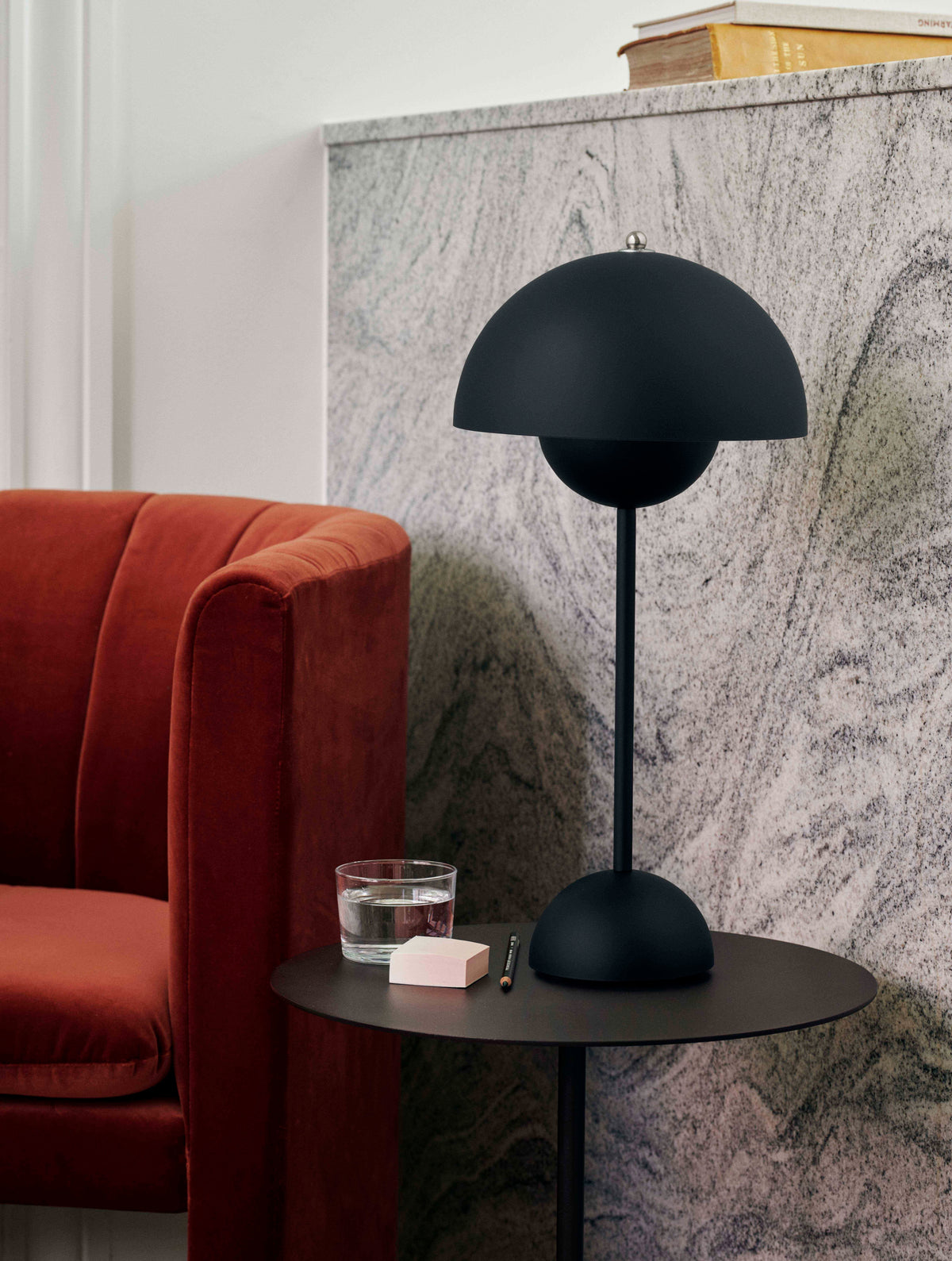 Gestoffeerde LOAFER SC23 fauteuil met armleuningen