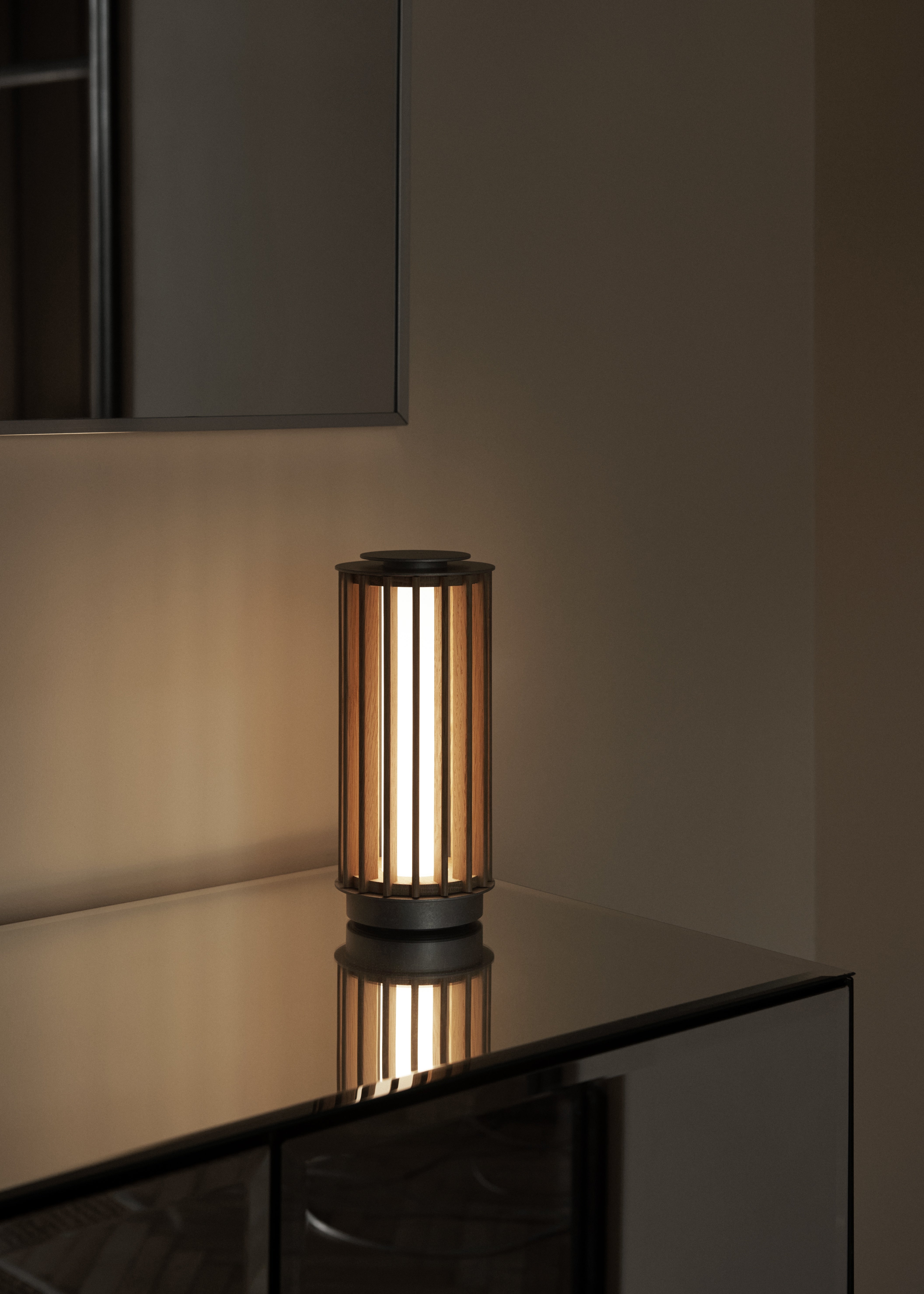 Draagbare lamp NUMBRA TY3 van aluminium met eikenhout