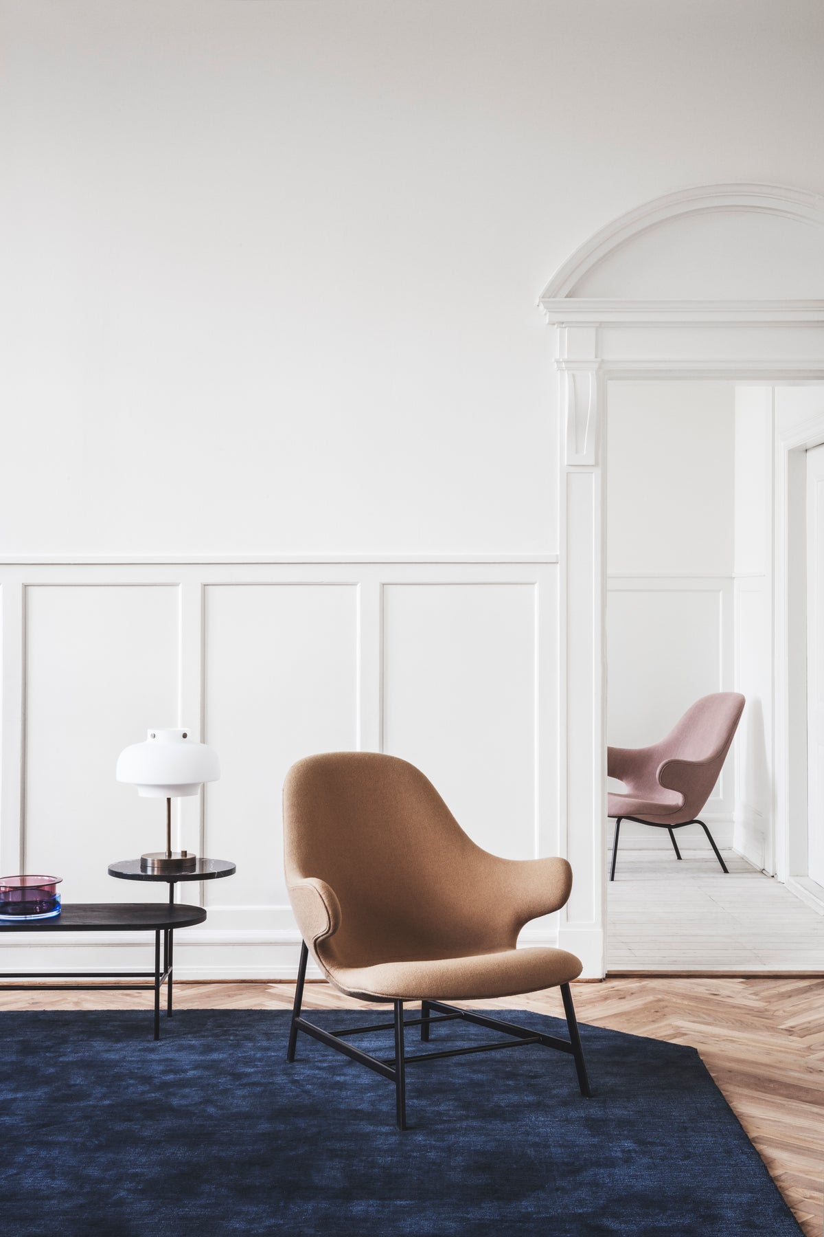 Palette JH7 salontafel zwart gelakt esdoornfineer met een zwarte stalen basis