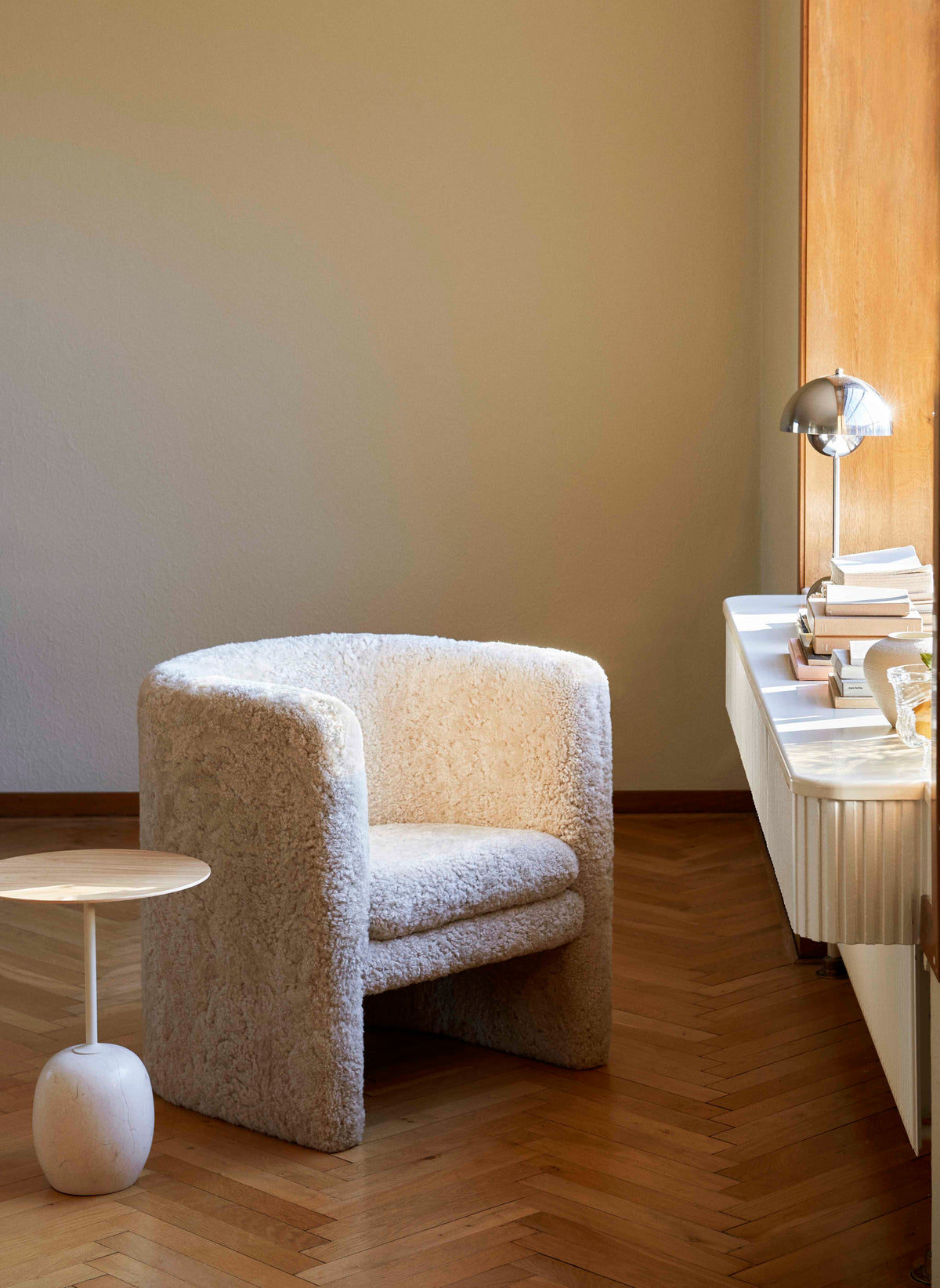 Gestoffeerde LOAFER SC23 fauteuil met armleuningen