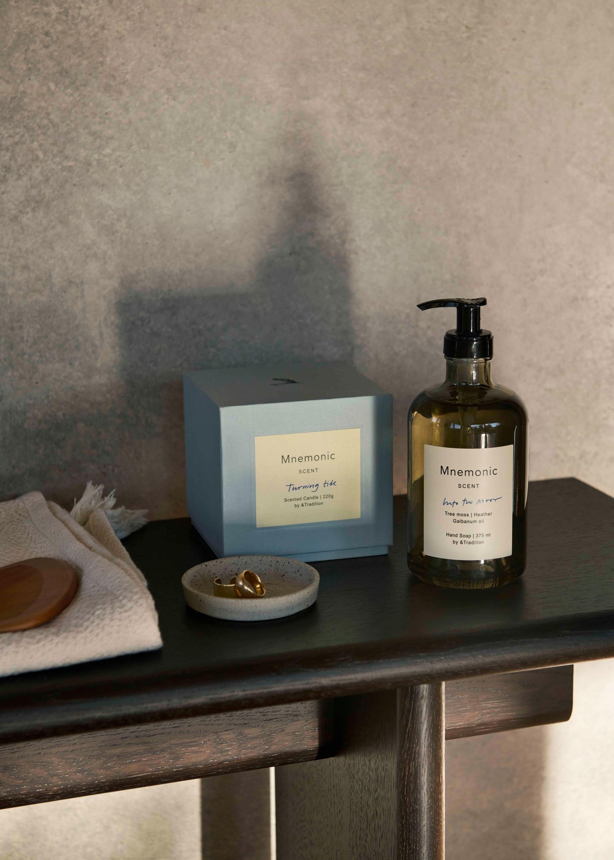 ITA bank in dark oak wood
