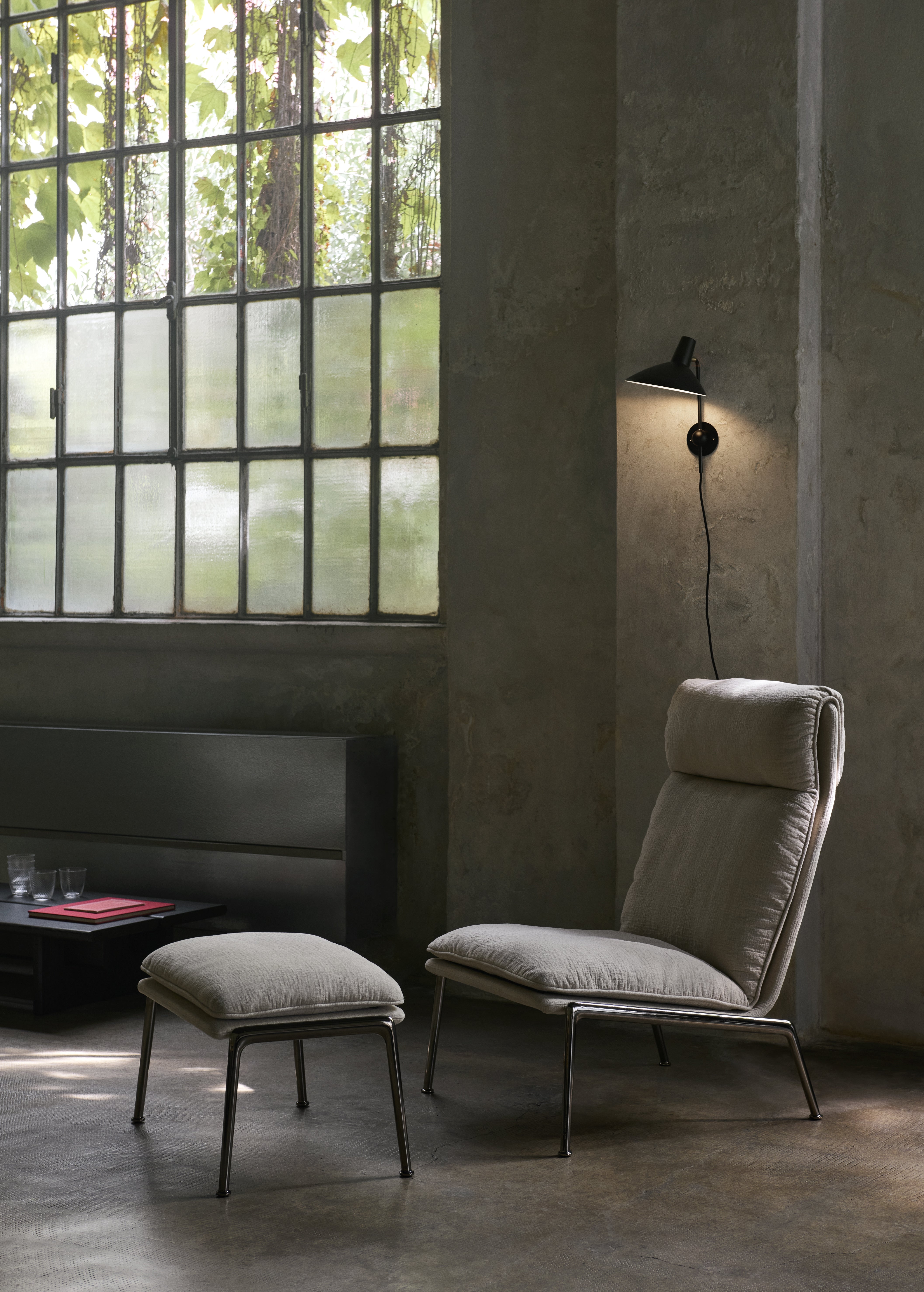 Wandlamp TRIPOD HM12 zwart