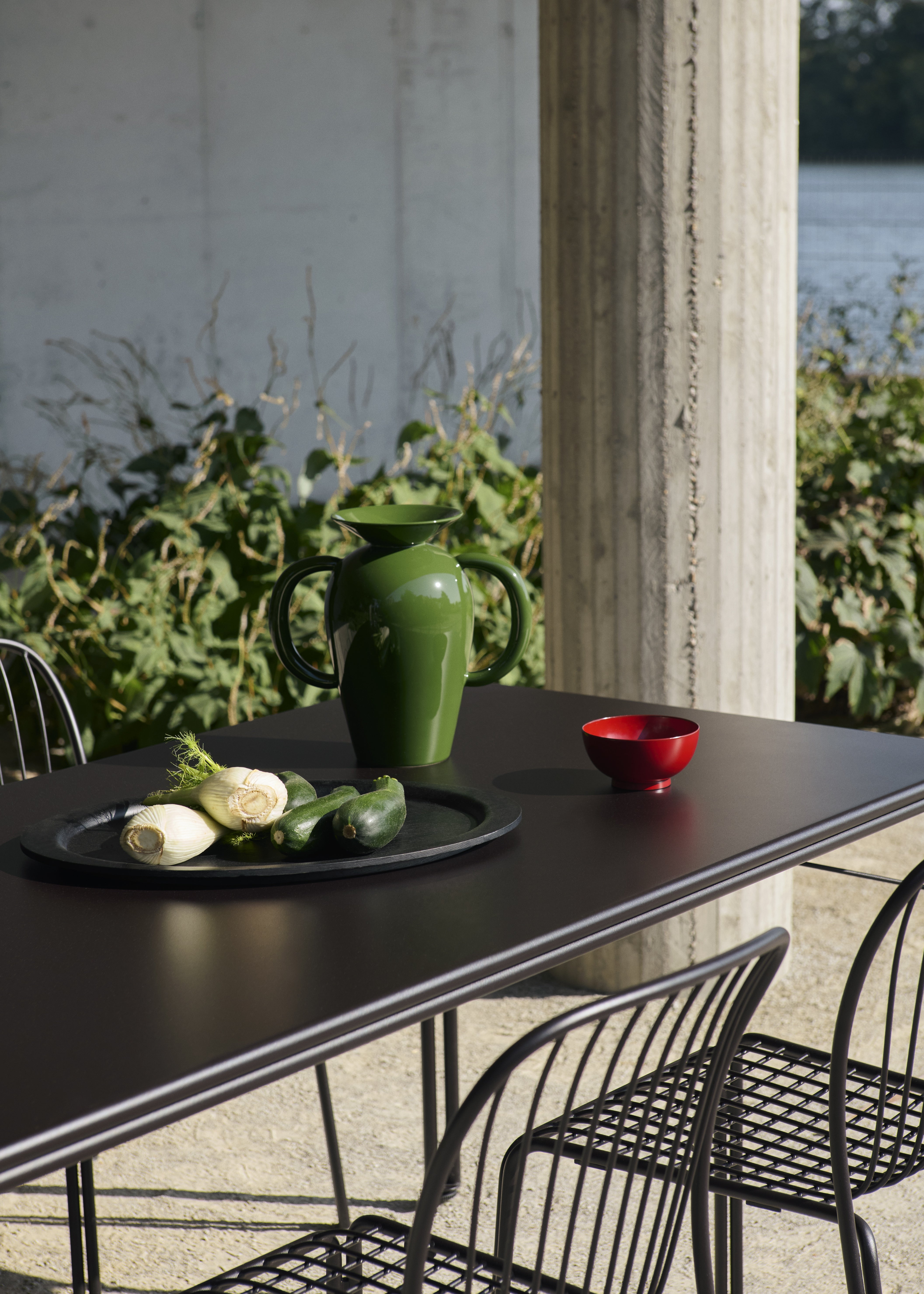 Buiten tafel THORVALD donkergroen