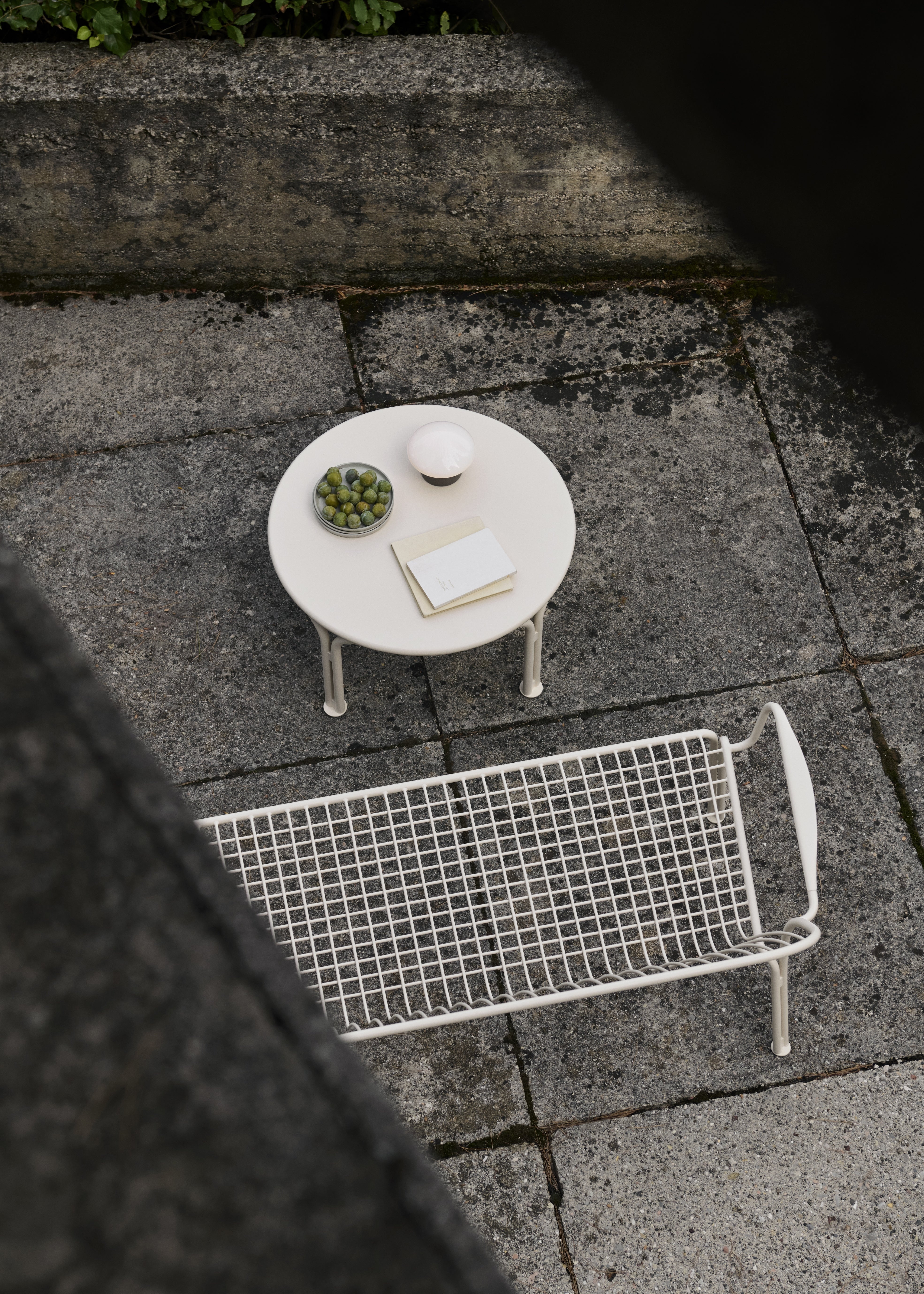 Buiten salontafel THORVALD donkergroen