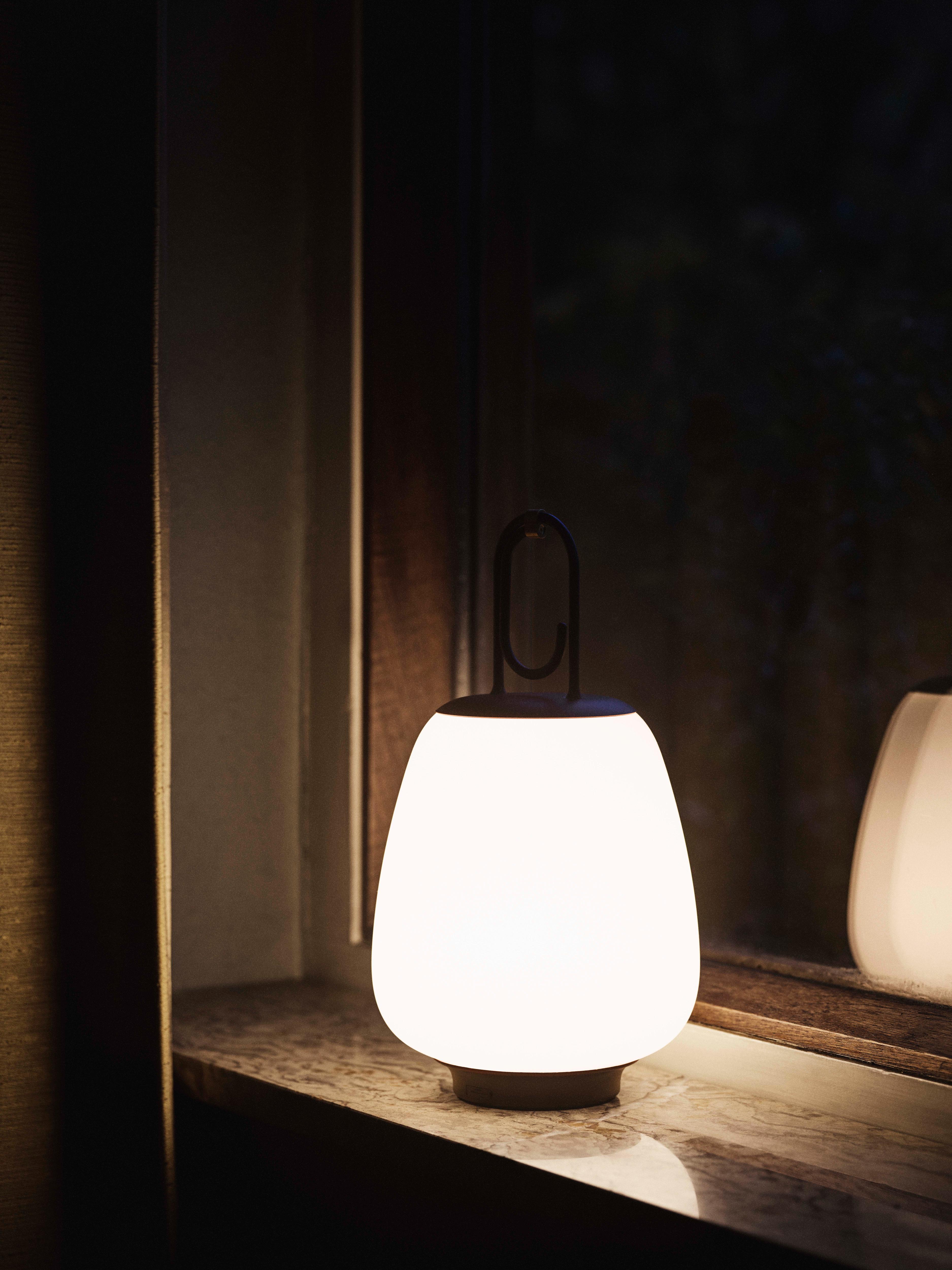 Draagbare buitenlamp LUCCA SC51 wit met zwarte afwerking