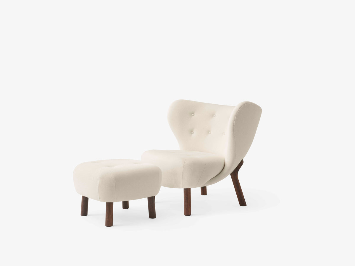Fauteuil LITTLE PETRA VB1 gestoffeerd met een notenhouten basis