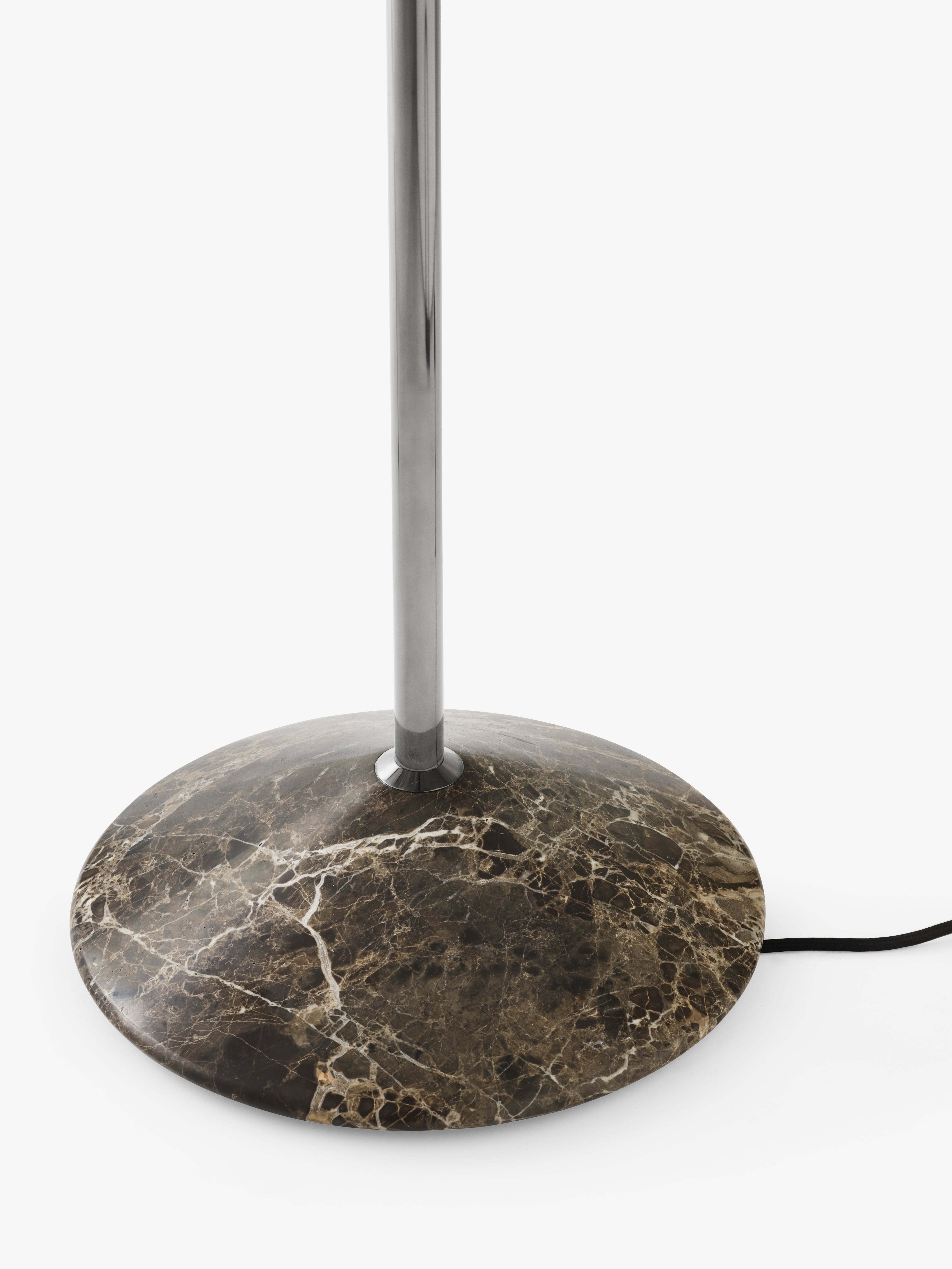 Vloerlamp GIO LN28 chroom met een bruine marmeren voet