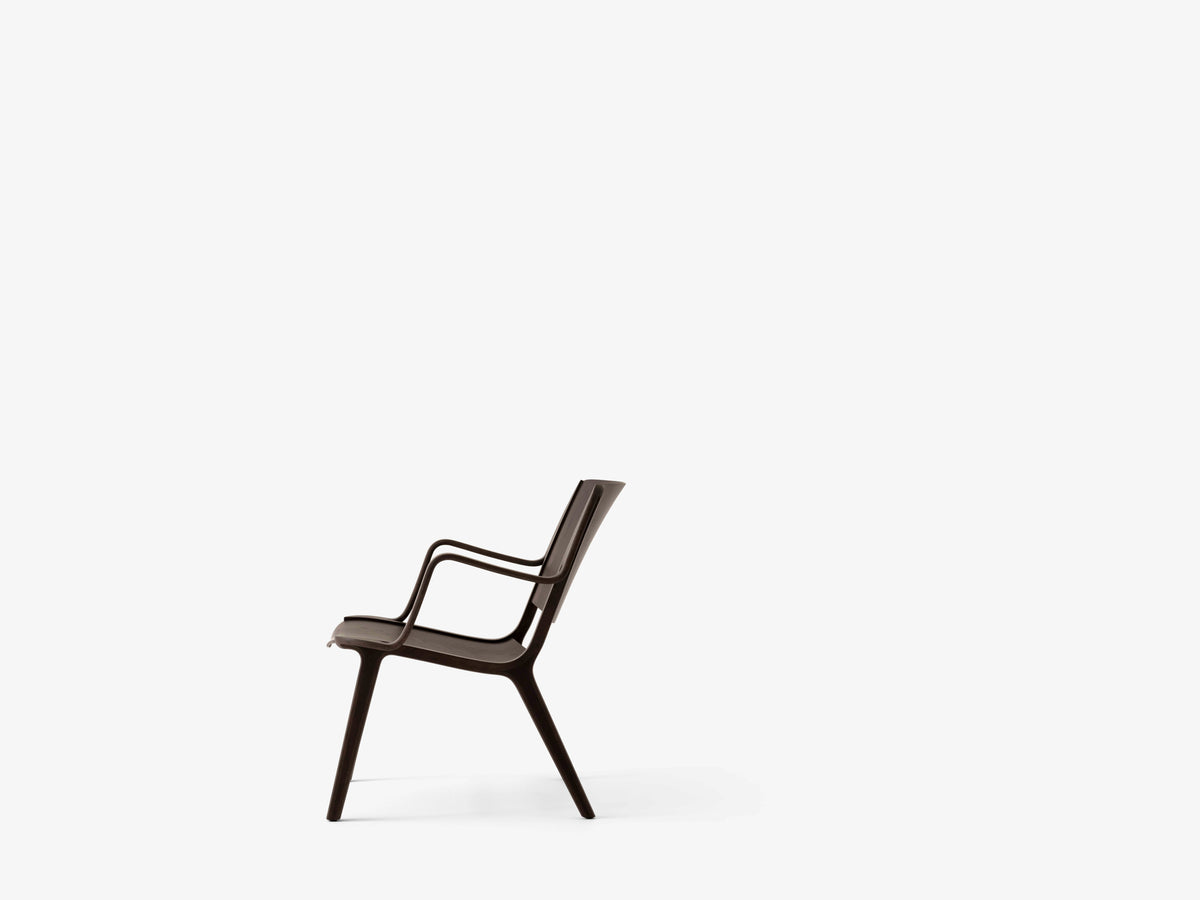 AX HM11 fauteuil donker gelakt eikenhout en eikenfineer