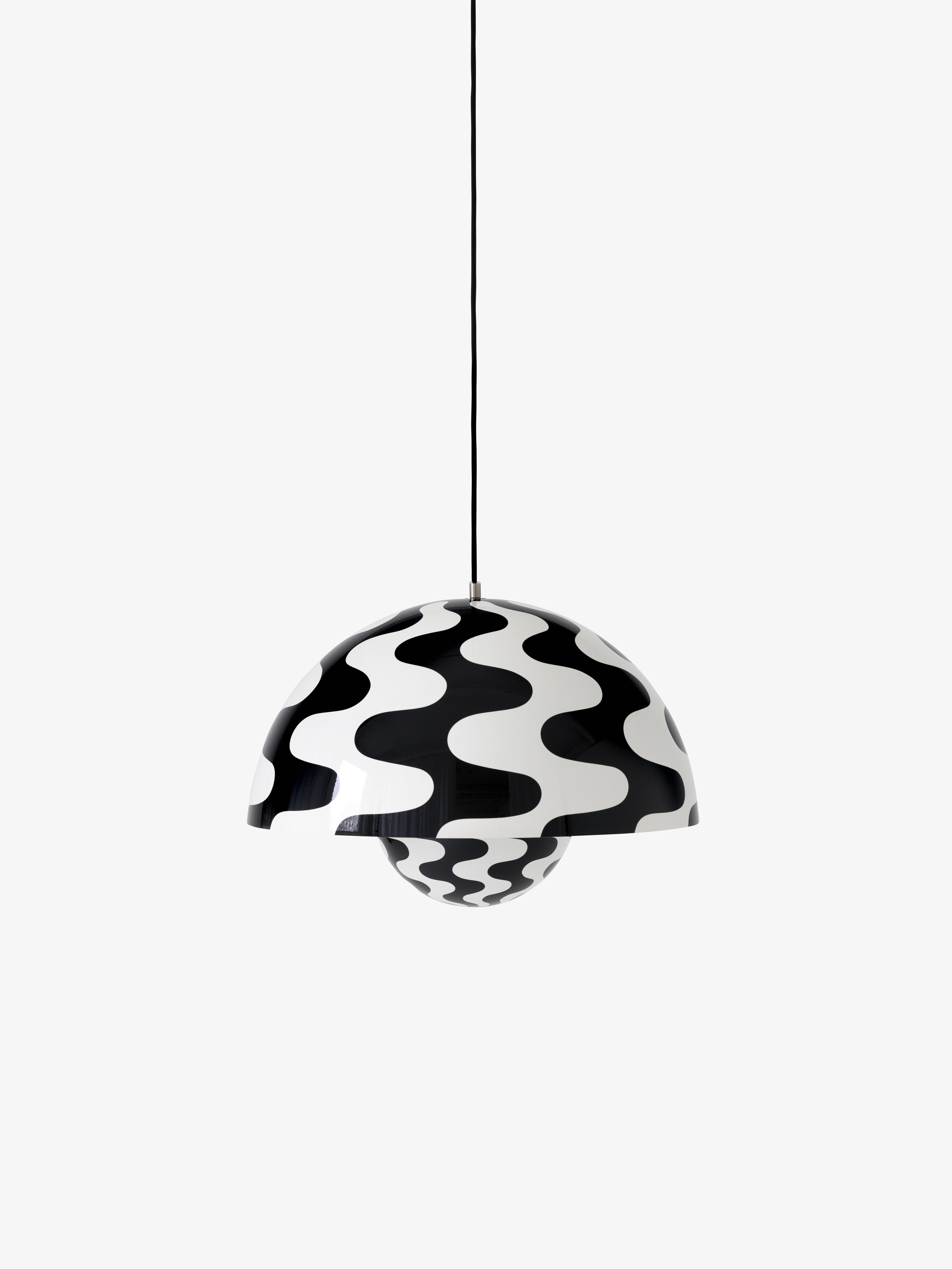 Hanglamp FLOWERPOT VP2 met zwart-wit patroon