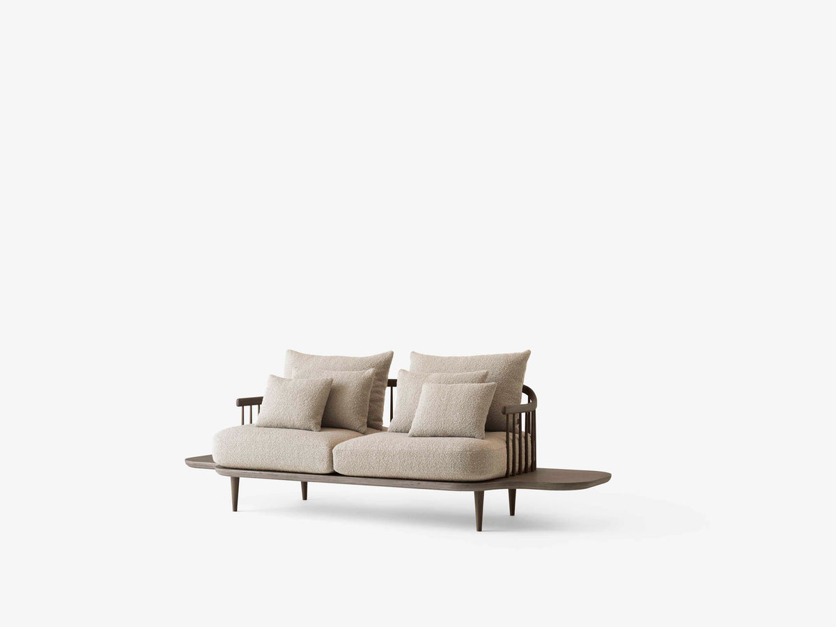 Sofa 3-zits FLY SC3 gestoffeerd met een gerookte eiken basis