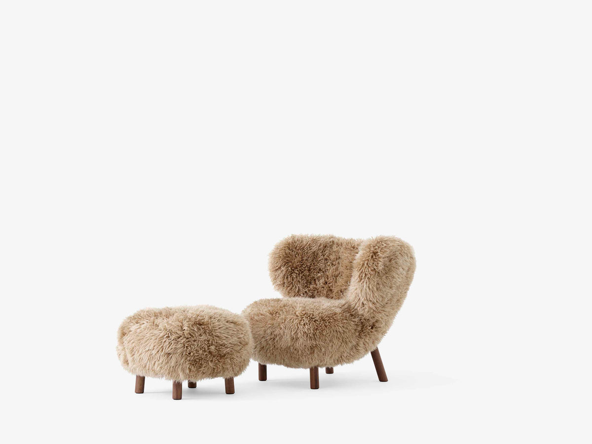 Fauteuil met voetensteun LITTLE PETRA gestoffeerd met notenhouten basis