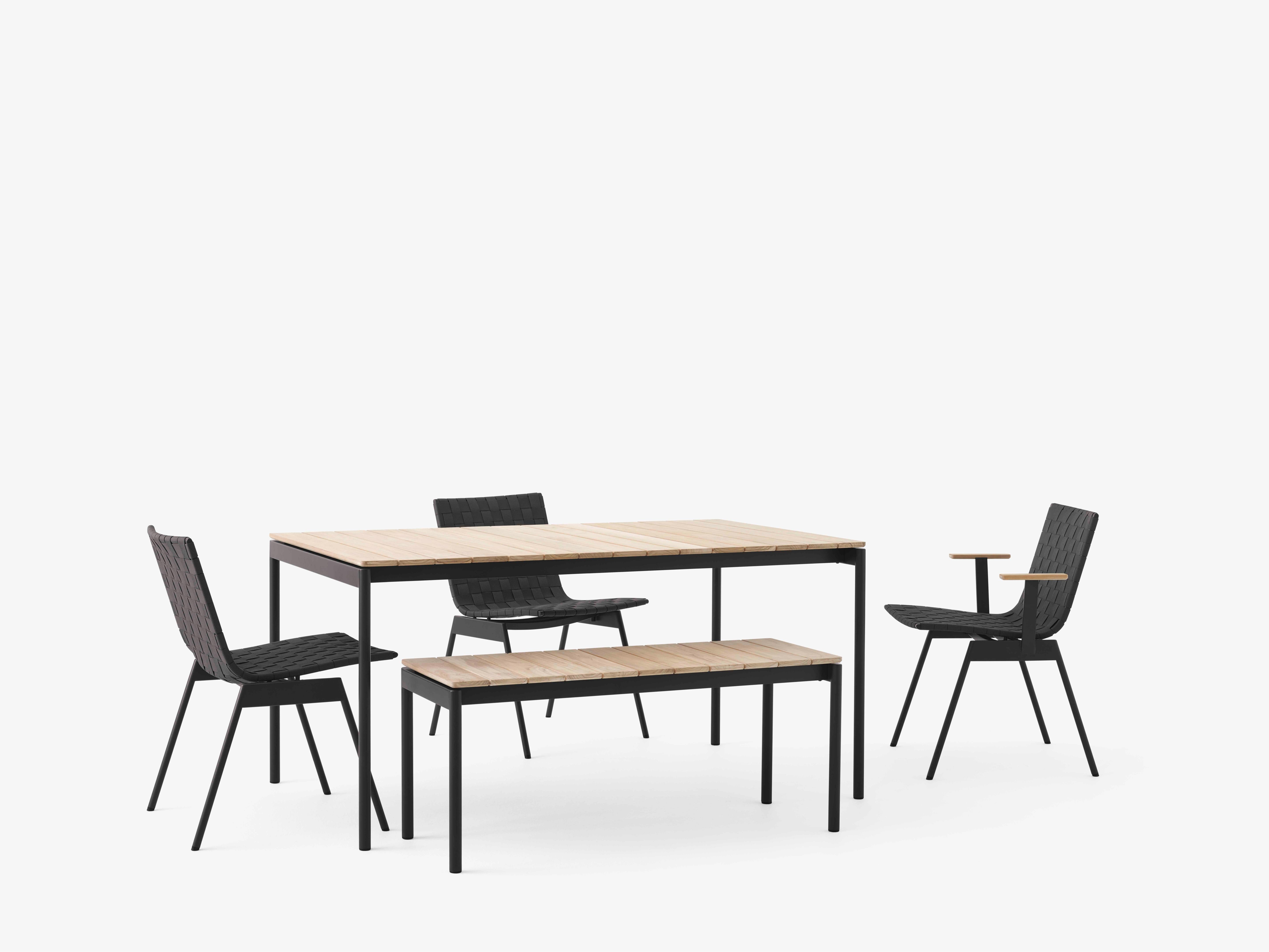 Buiten tafel VILLE teakhout met zwarte basis