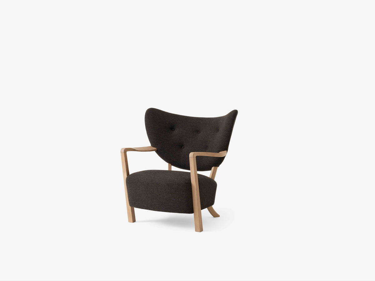 WULFF ATD2 fauteuil gestoffeerd met een eiken basis