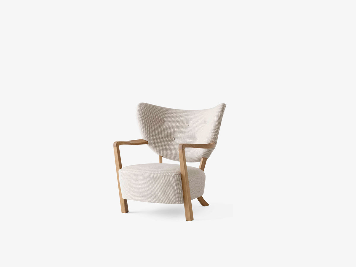 WULFF ATD2 fauteuil gestoffeerd met een eiken basis