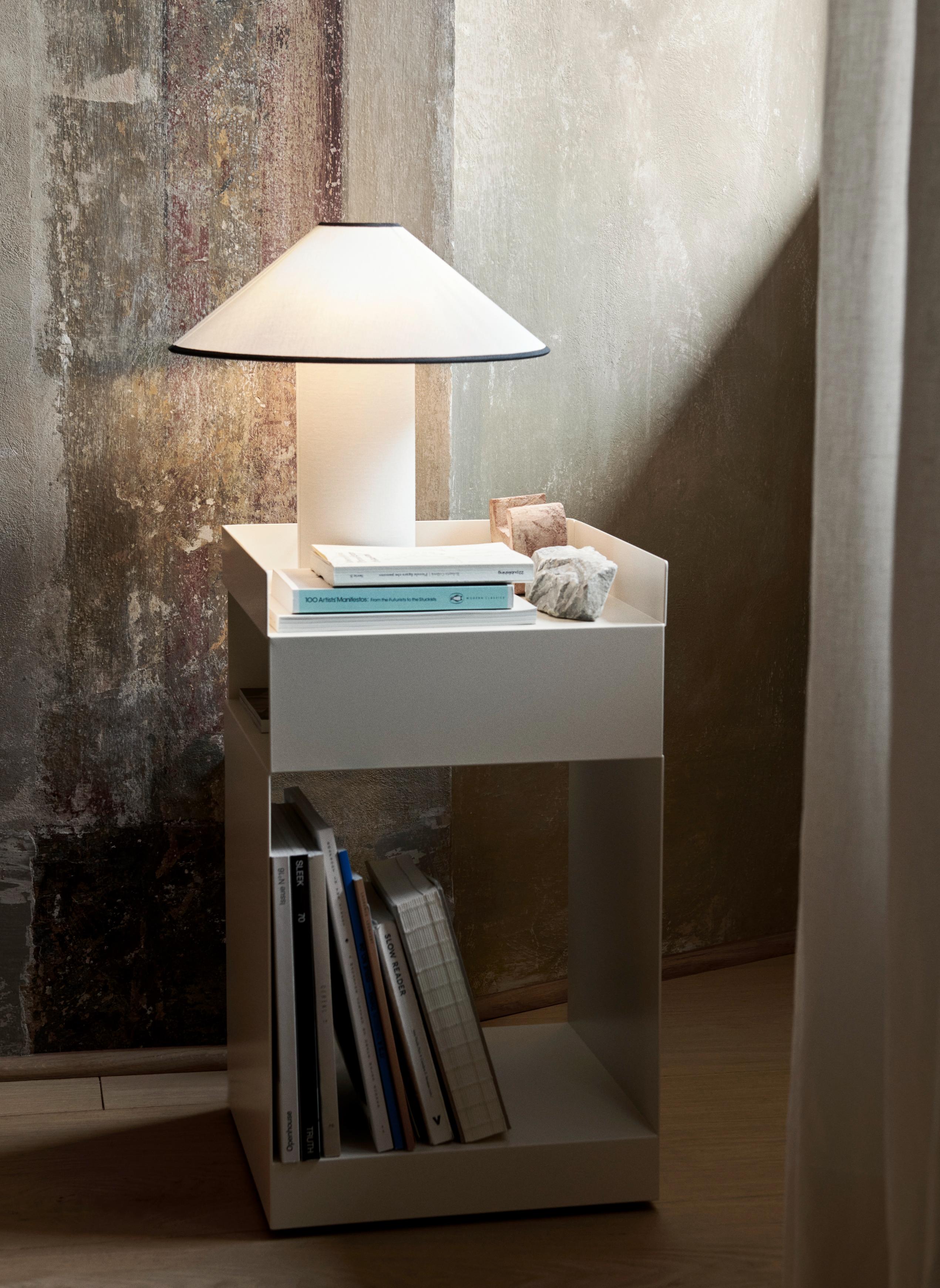 Lampa stołowa COLETTE ATD6 biały z czarnym wykończeniem – styl minimalistyczny