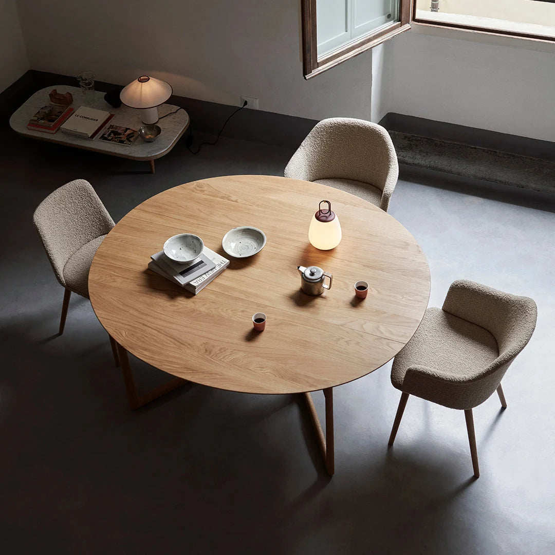 Stoel RELY HW73 gestoffeerd met een eiken basis