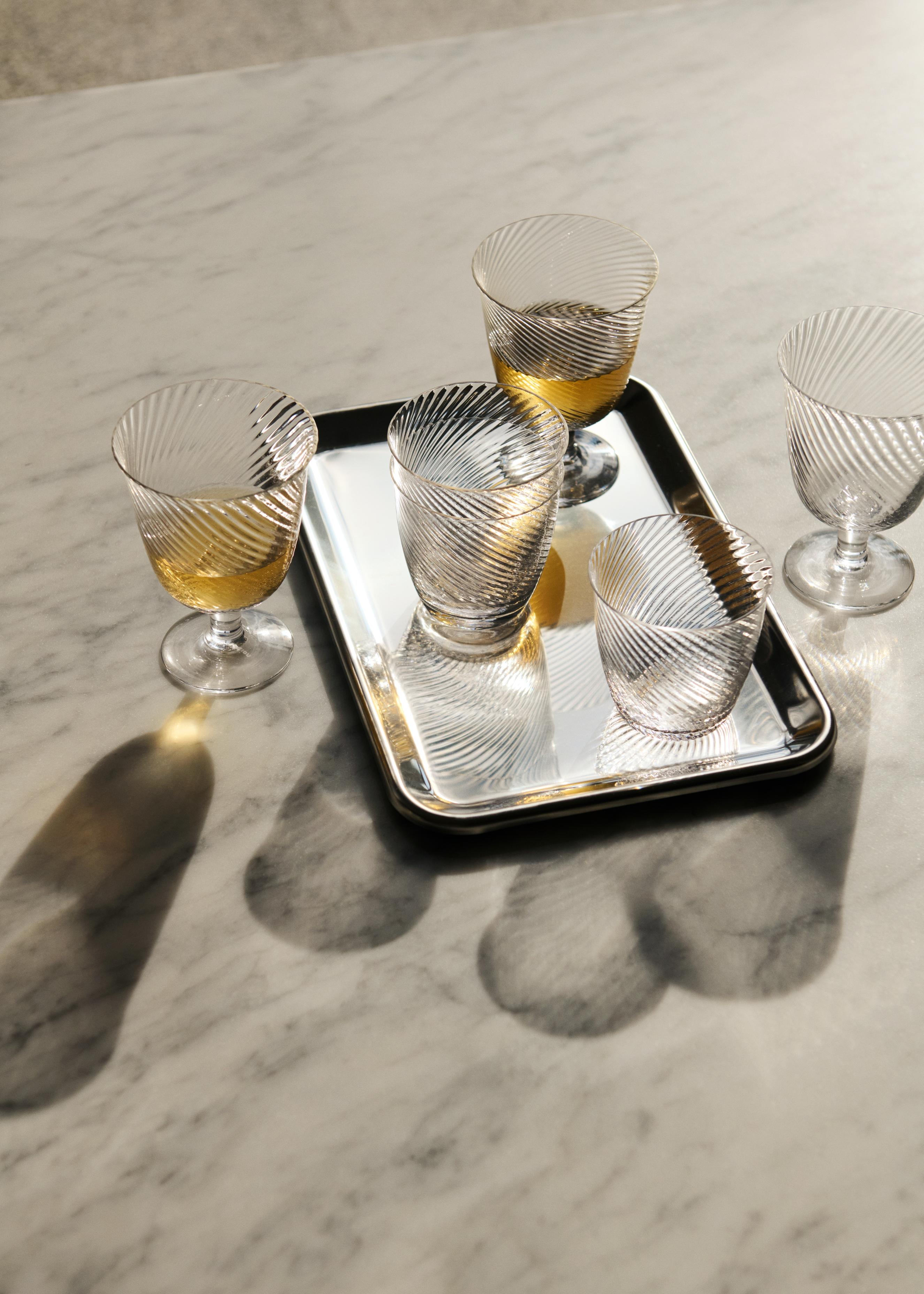 Vierkante salontafel SETT LN13 met rookglas blad en verchroomde basis