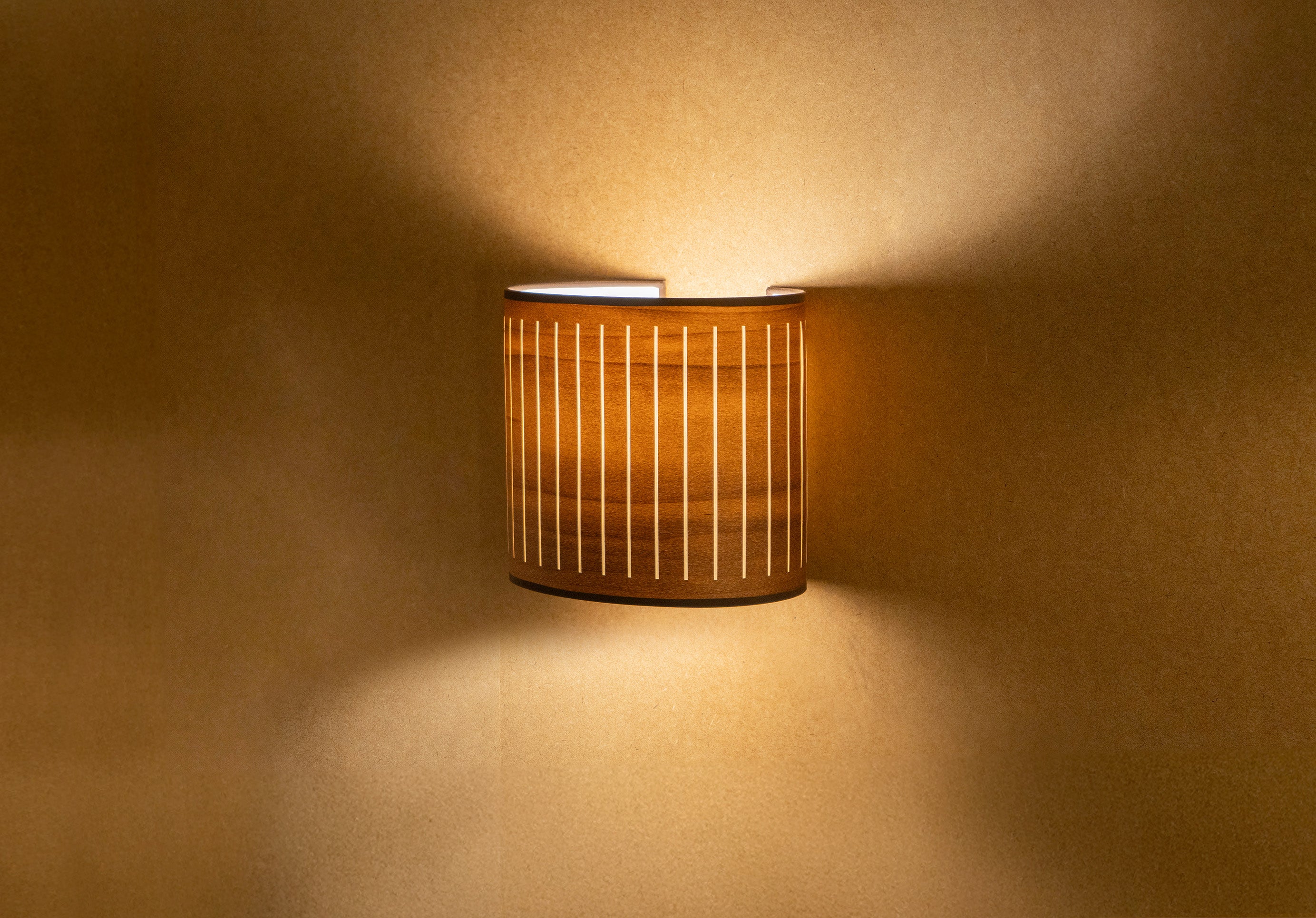 AUTUMN Wall Lamp Walnut Wood