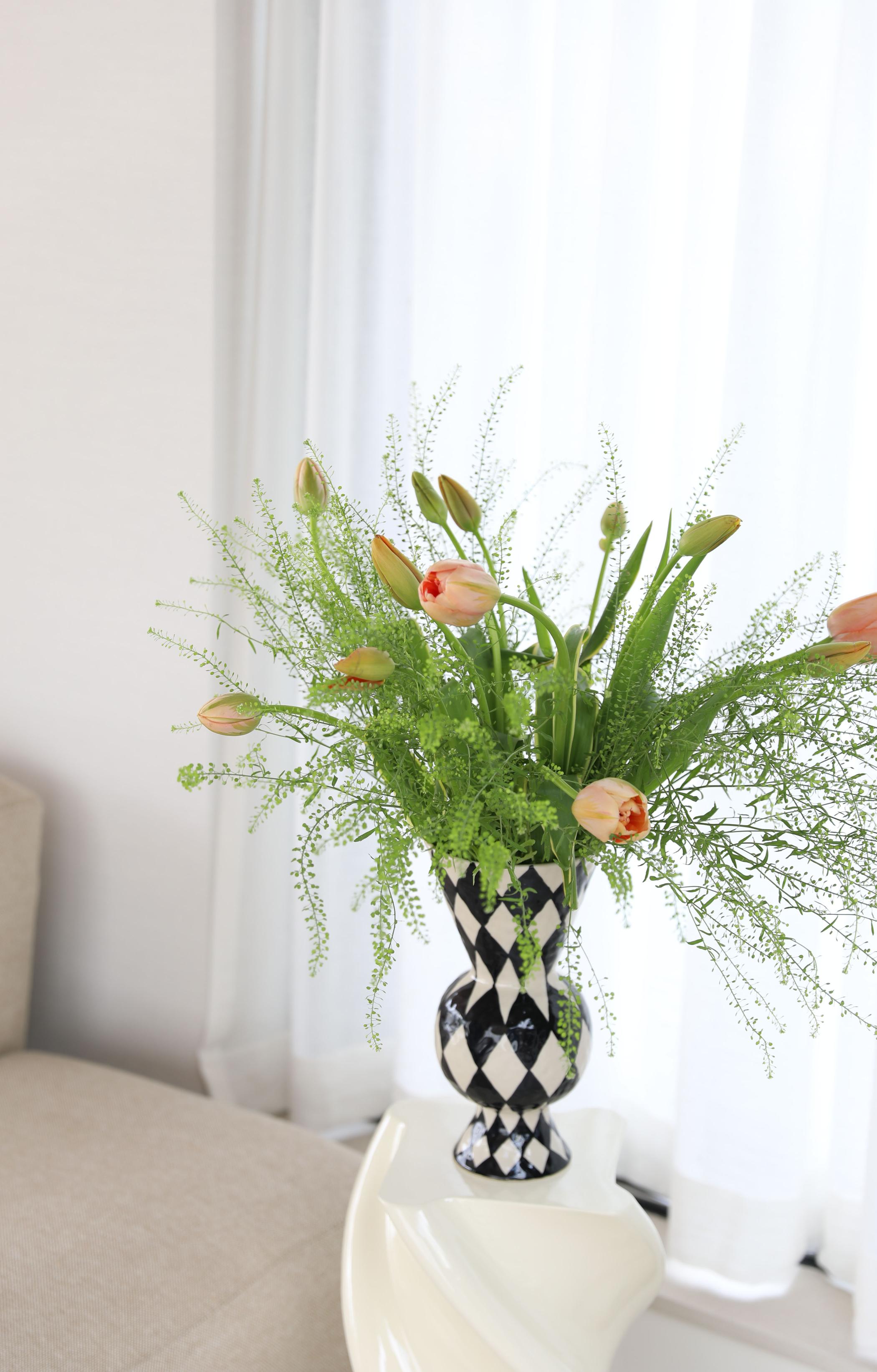 Wachstube RHOMBIC schwarz mit Weiß