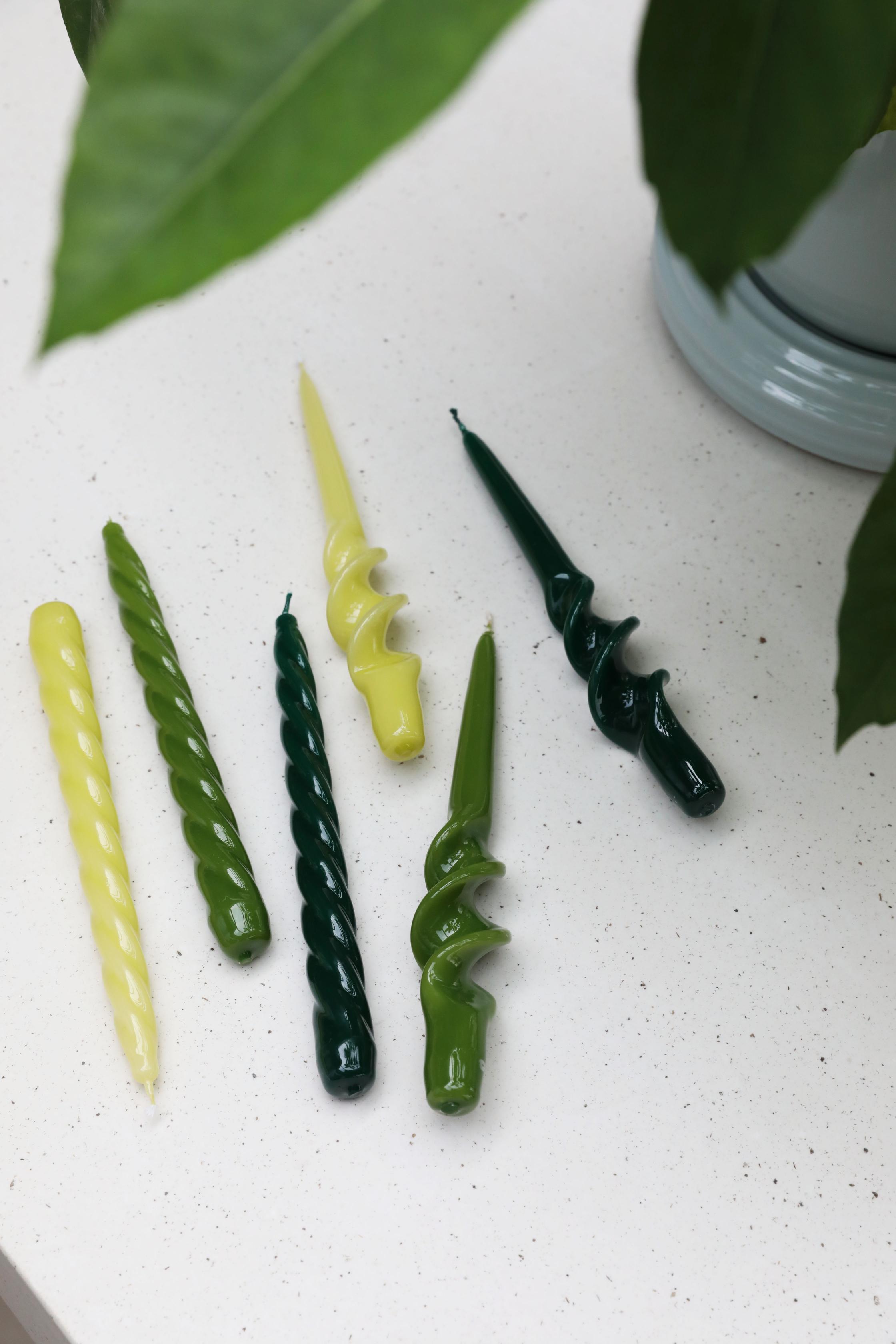 Set von Kerzen ALPHA GREENS grün