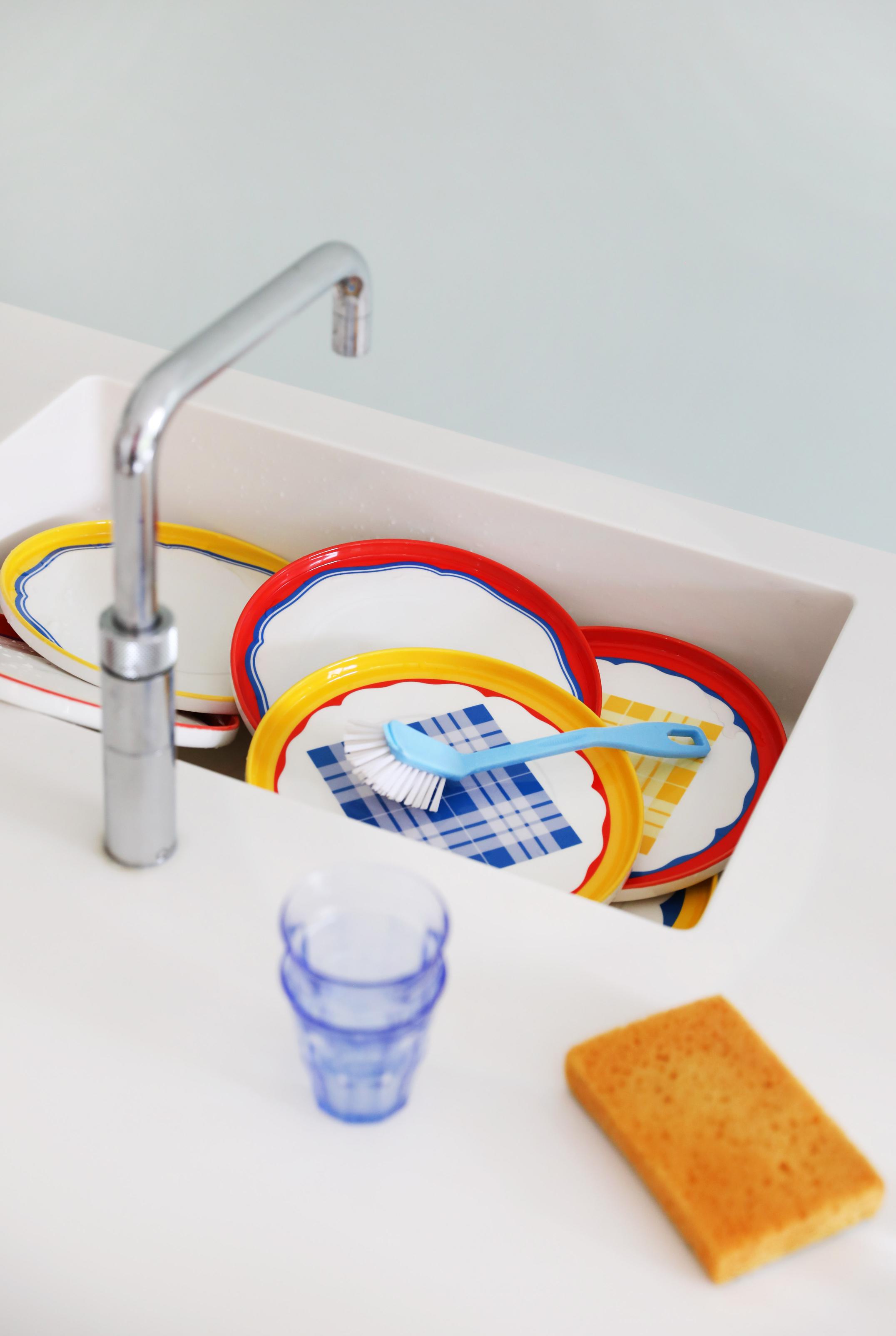 Dinerbord DAYDREAM BULGE wit met rood en blauw