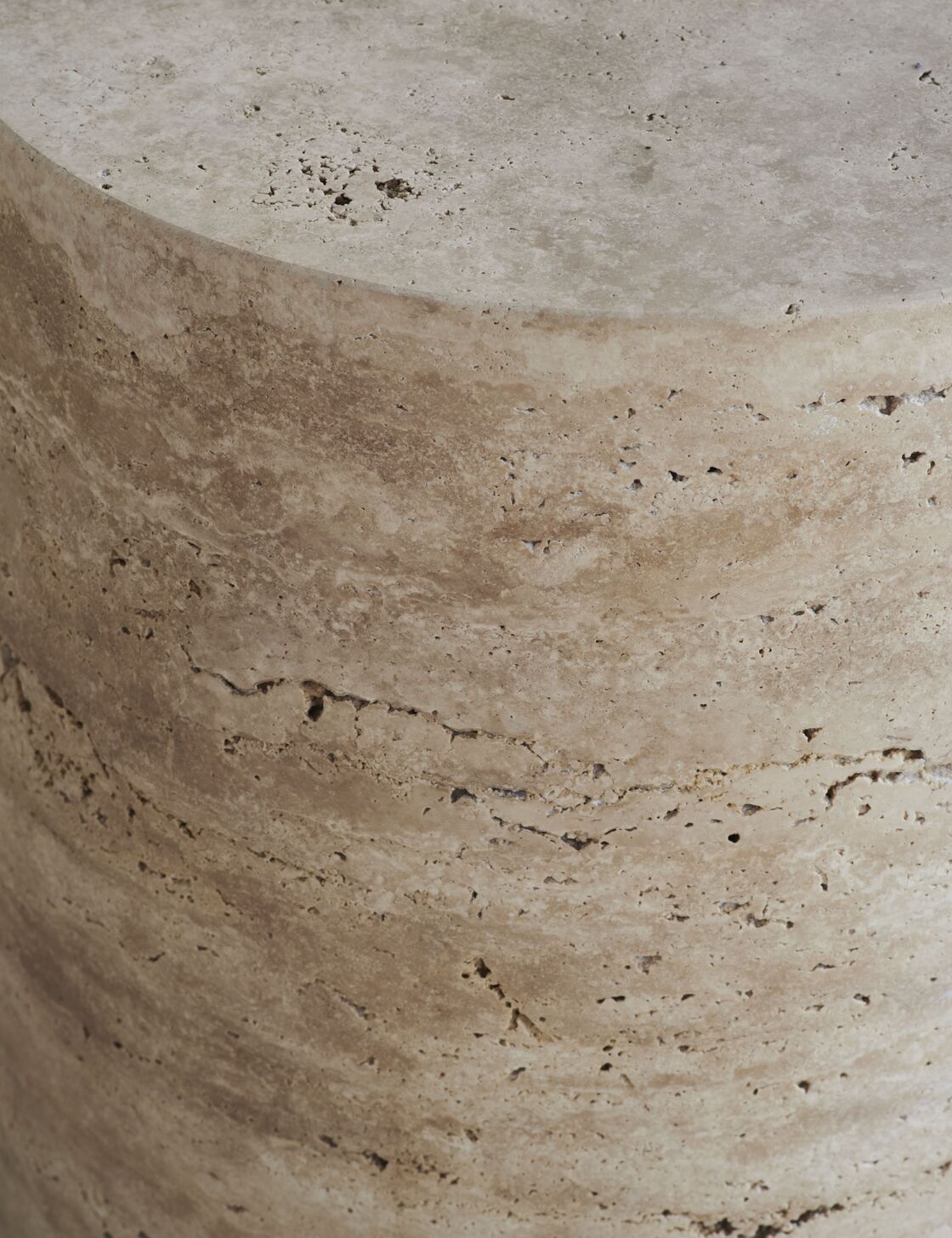 Vloerlamp ACORN wit met een voet van grijs beton