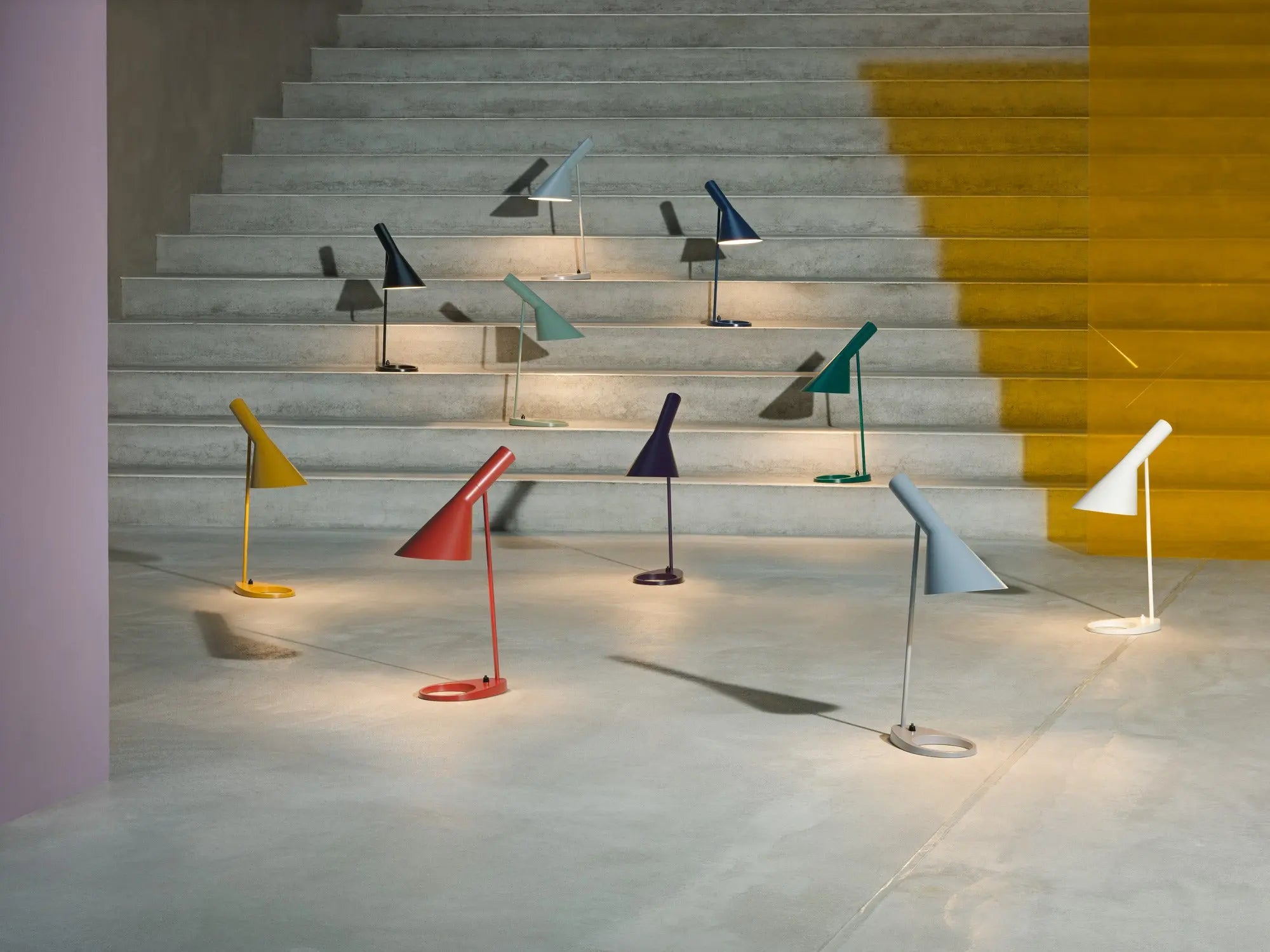 Lampa stołowa AJ brudny niebieski – styl skandynawski