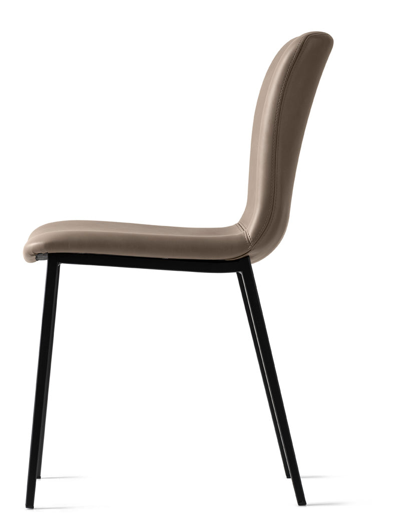 Krzesło ANNIE tapicerowane z czarną metalową podstawą – Calligaris