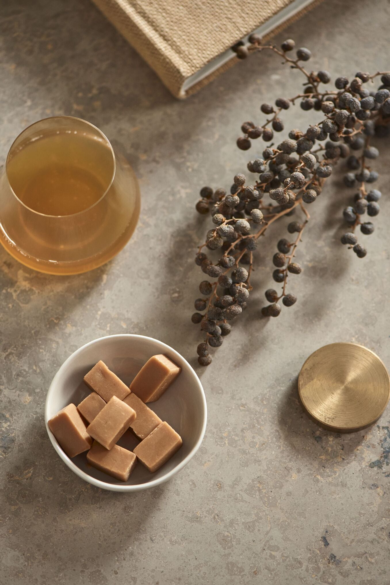 COMO GRAY STEEL COVER BASE