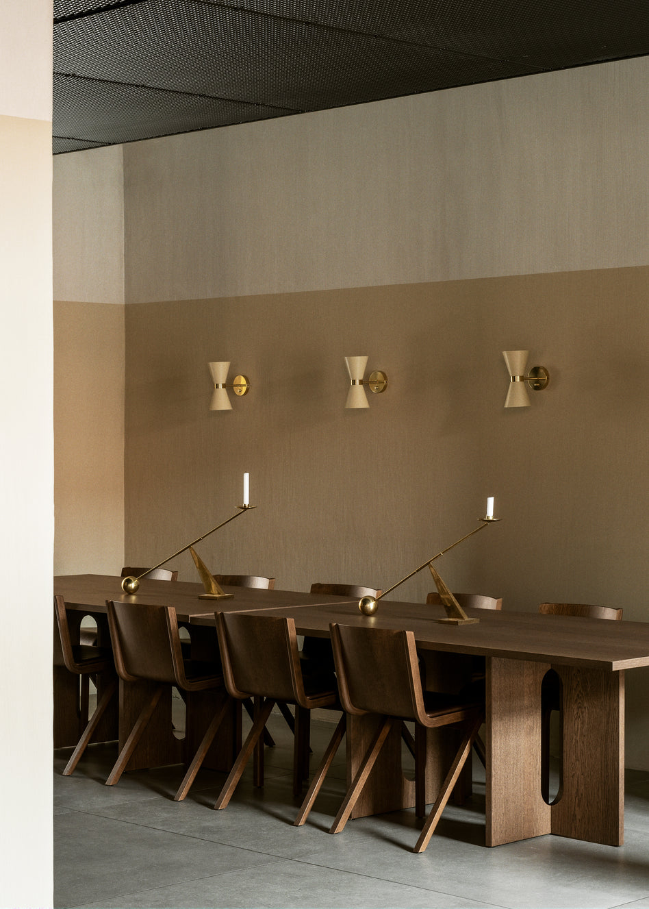 ANDROGYNE table dark oak veneer