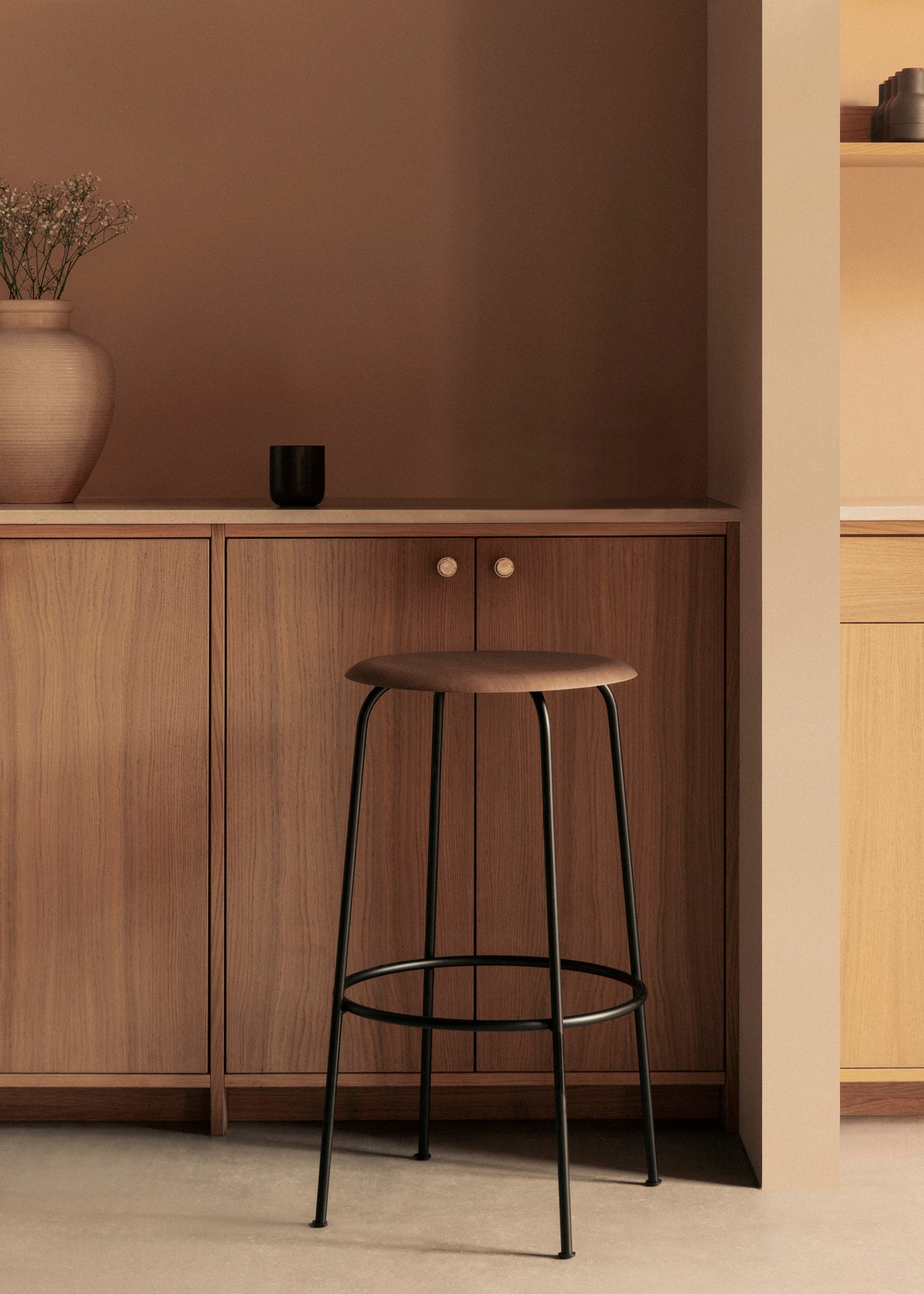 AFTEROOM bar stool with oak veneer and steel base