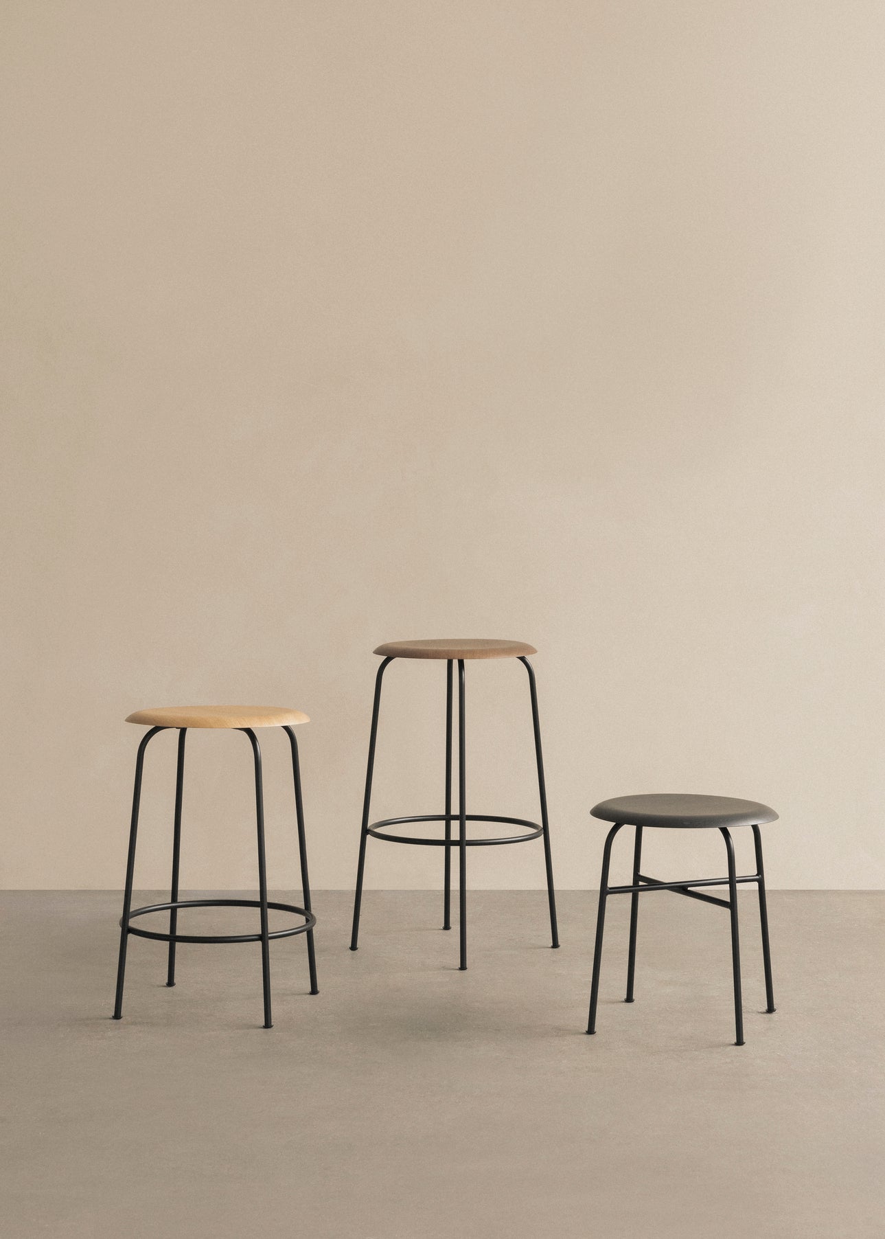 AFTEROOM bar stool with oak veneer and steel base