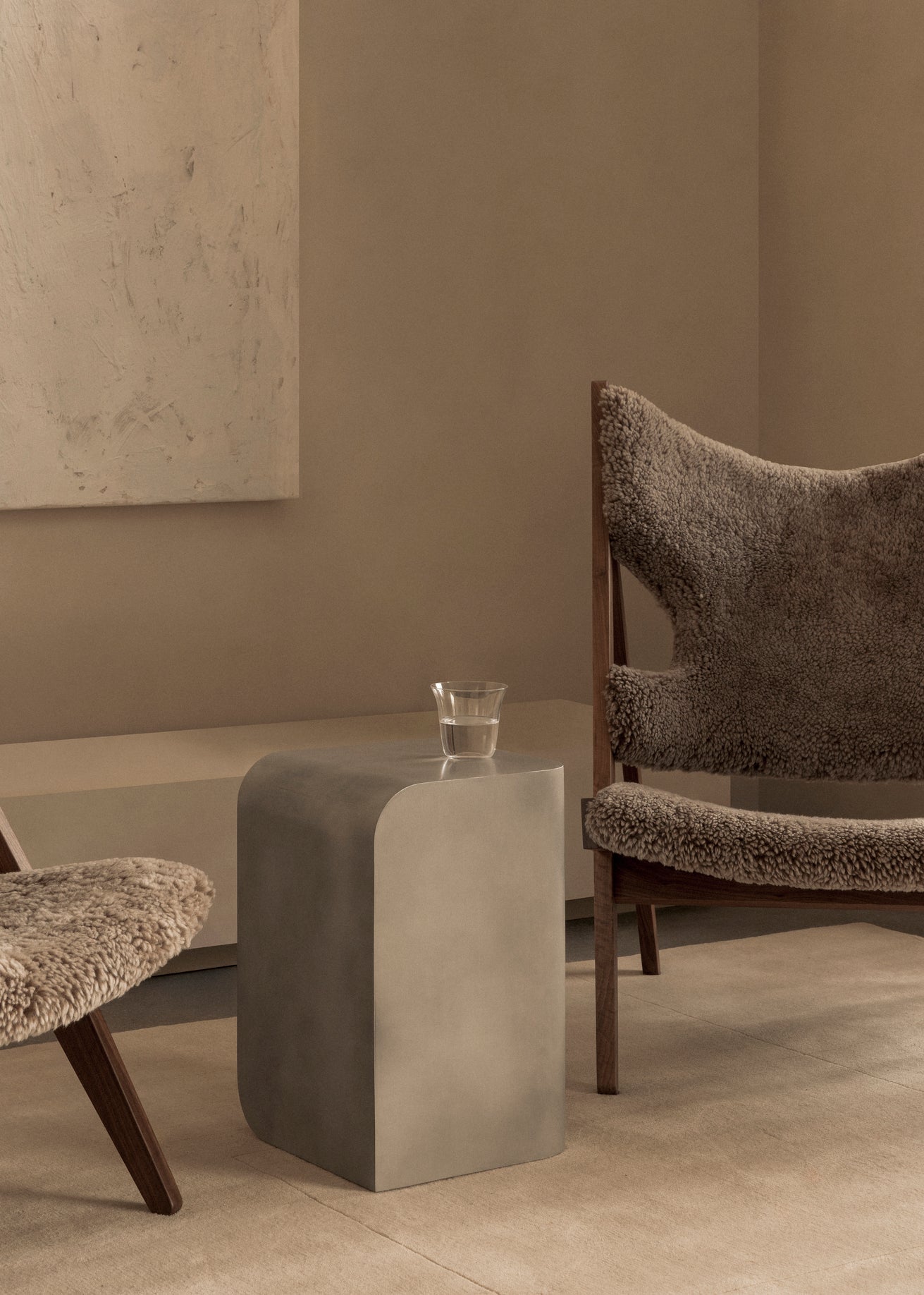 VOLUME aluminum side table