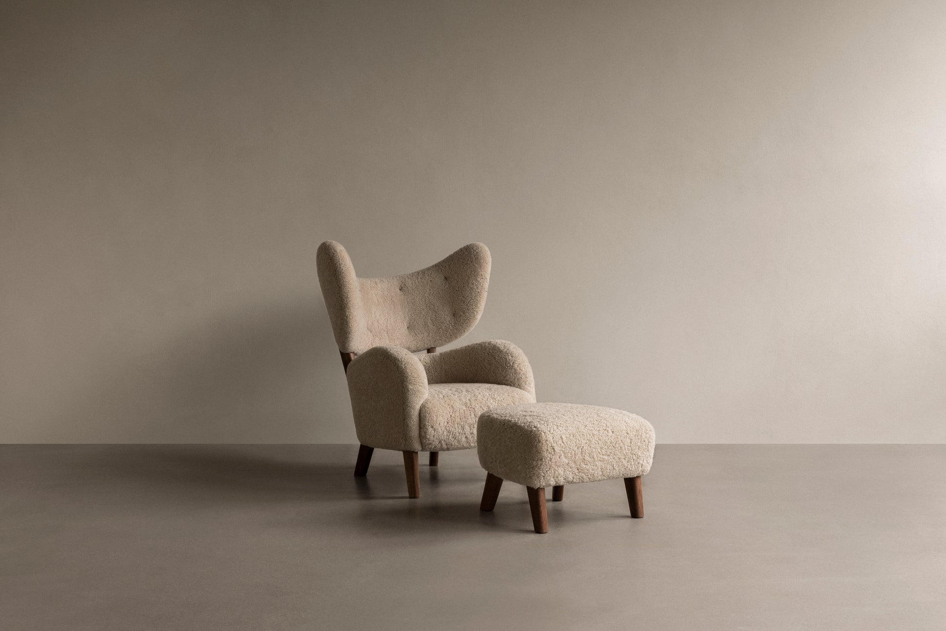 MY OWN CHAIR Ottoman sheep leather with walnut base