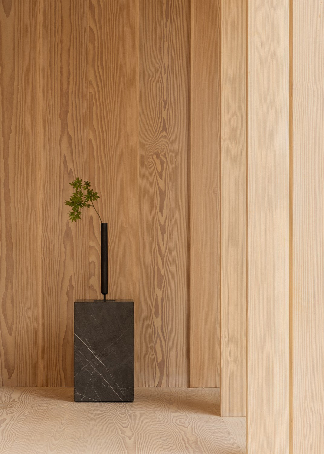 Vase STANCE brüniertes Messing