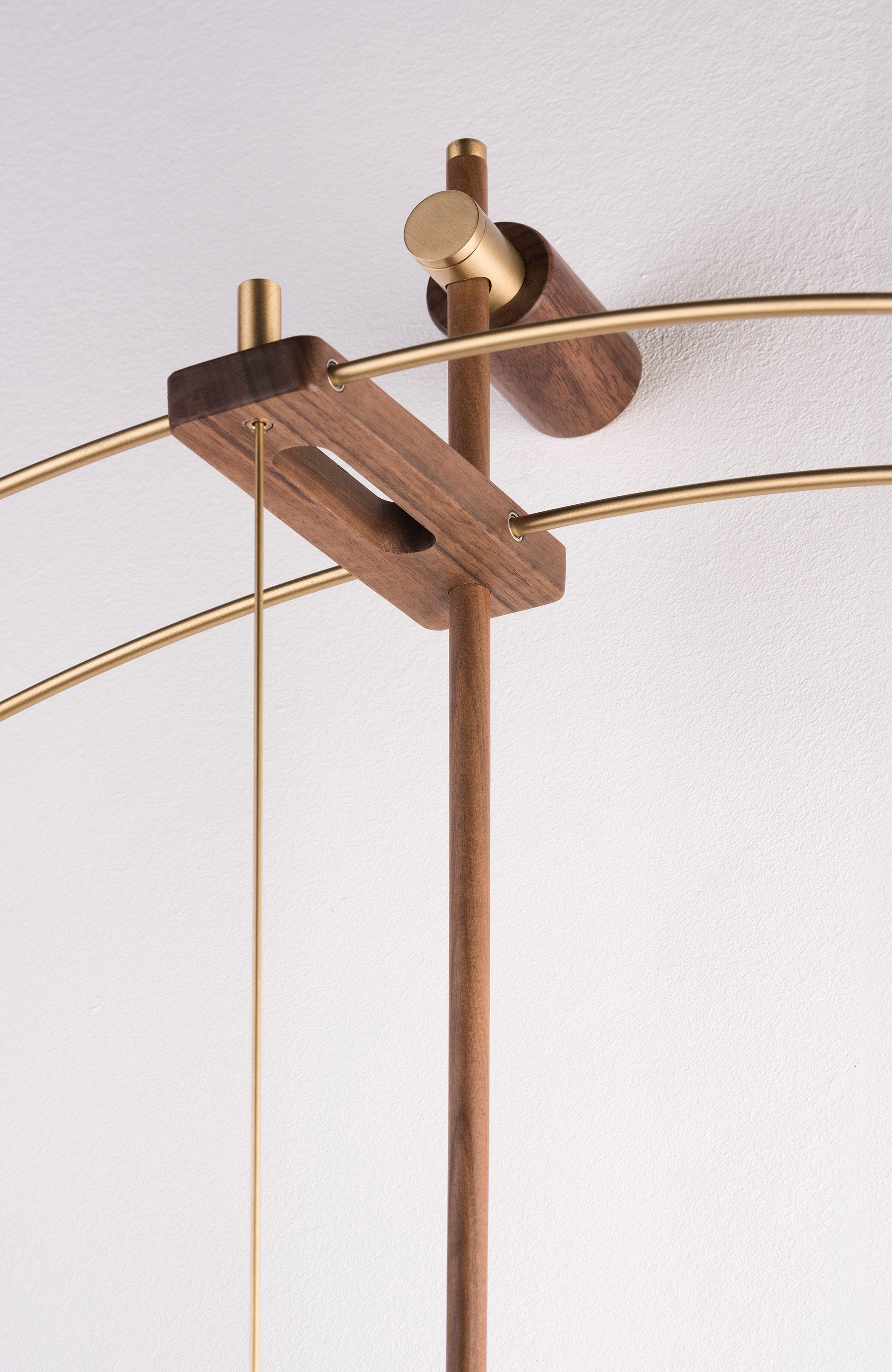 Wandklok BARCELONA PREMIUM notenhout met messing