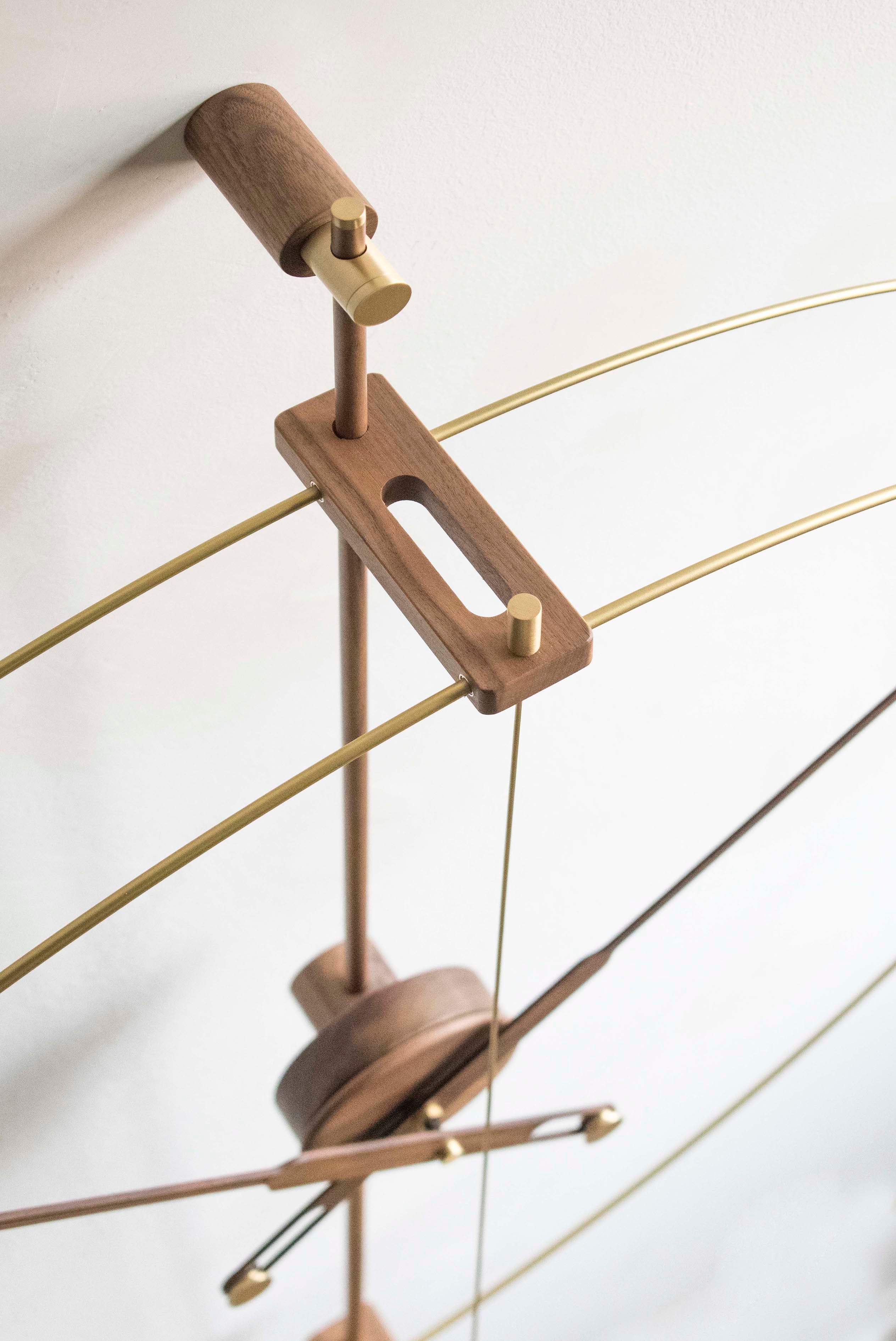 Wandklok BARCELONA PREMIUM notenhout met messing