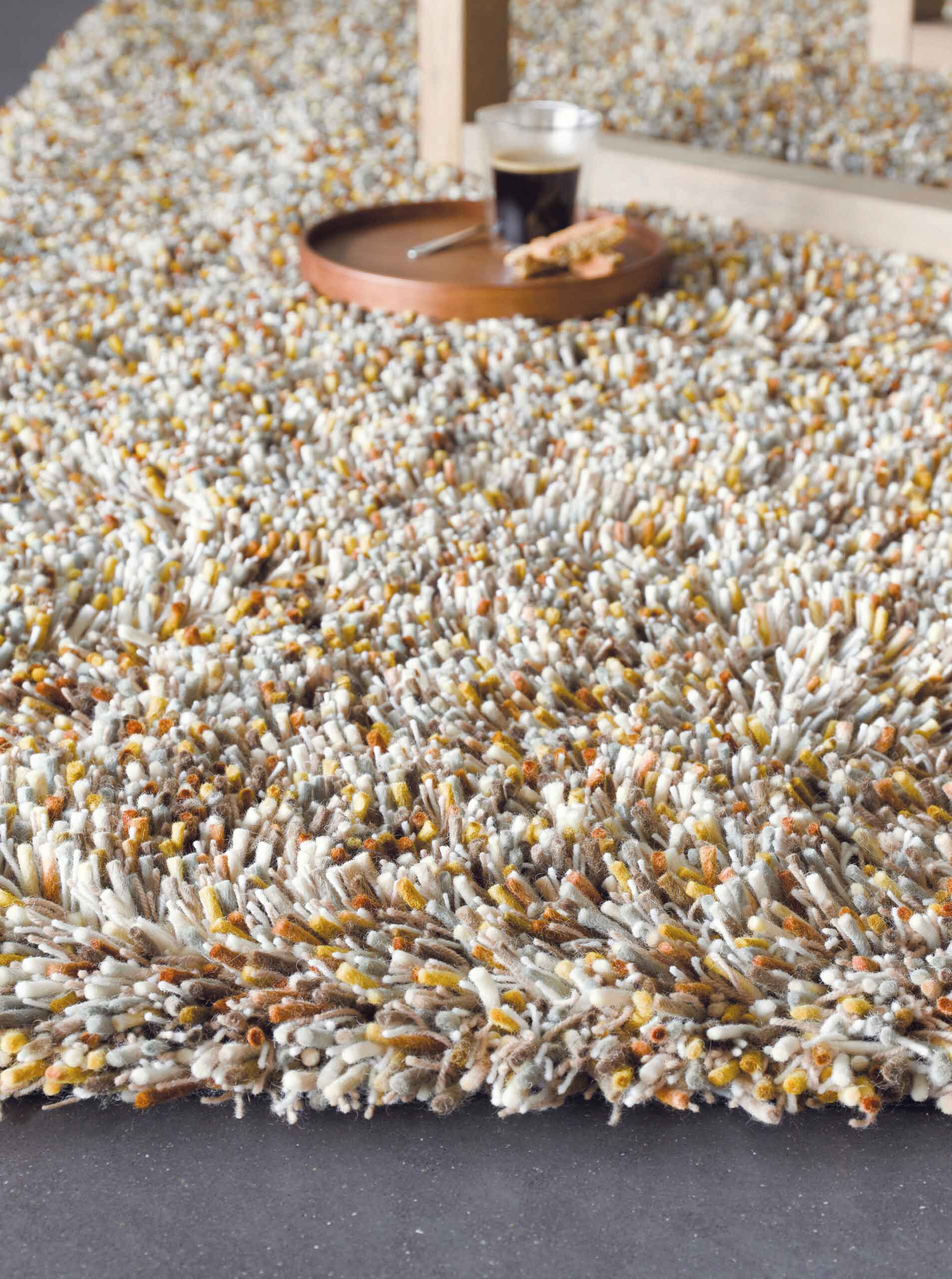 Vloerkleed YOUNG crème-oranje met lange haren