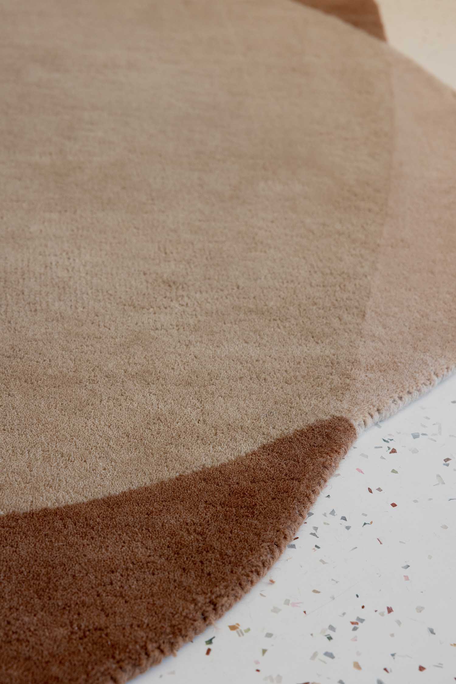 Ovale vloerkleed ELEMENT MOORE bruin met beige