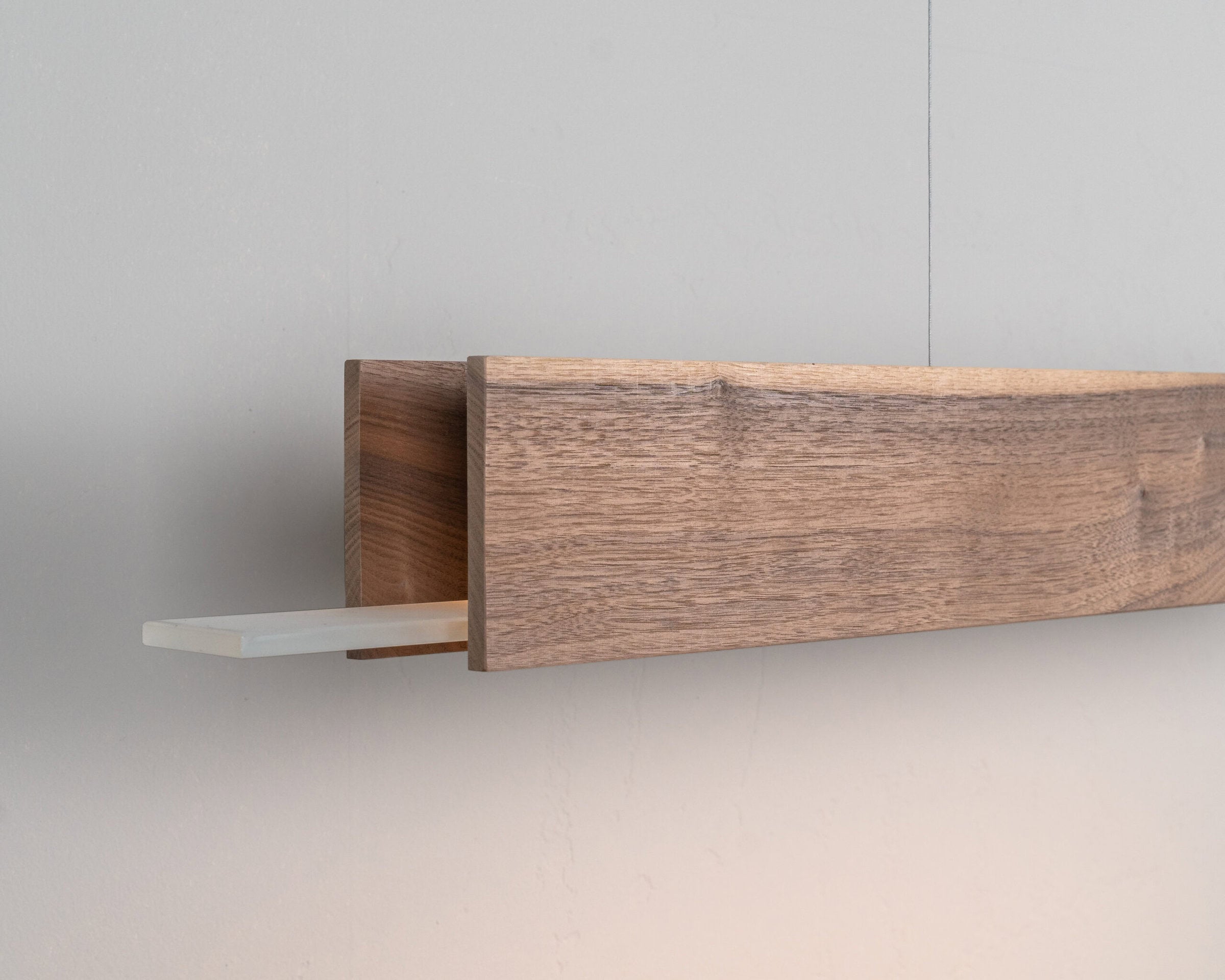 BLAZE Hängelampe aus Walnussholz