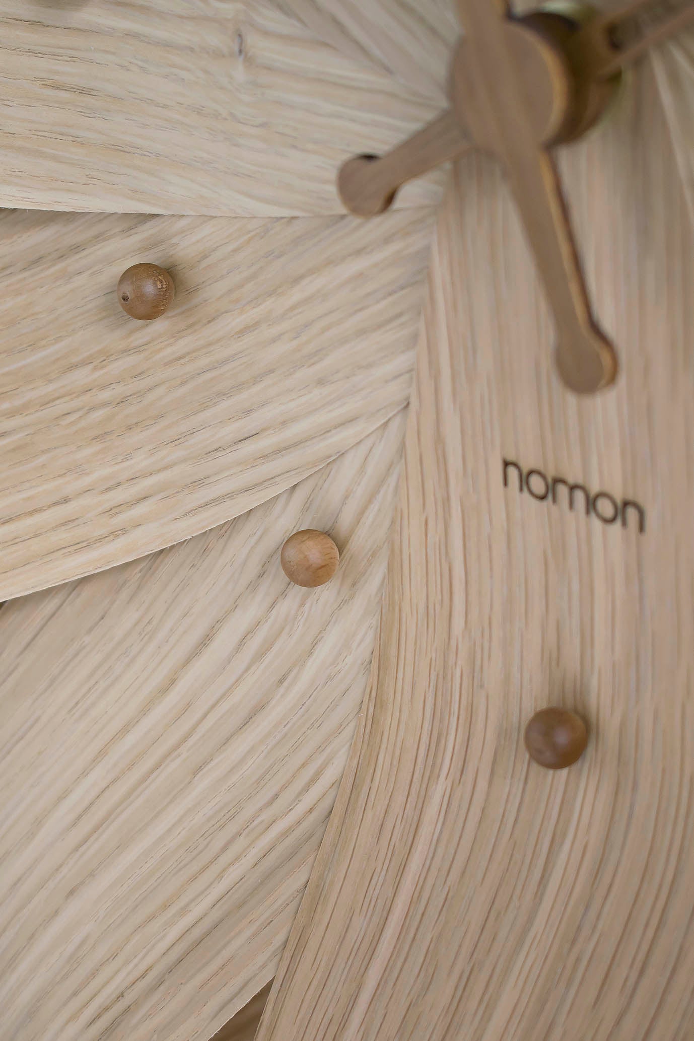 Wandklok BRISA eikenhout